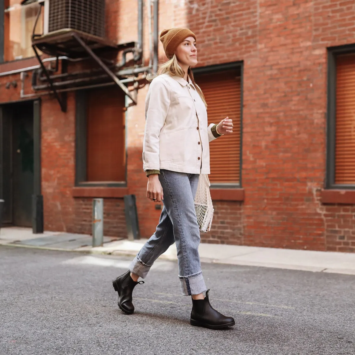 2115 Chelsea Boot in Black from Blundstone all season