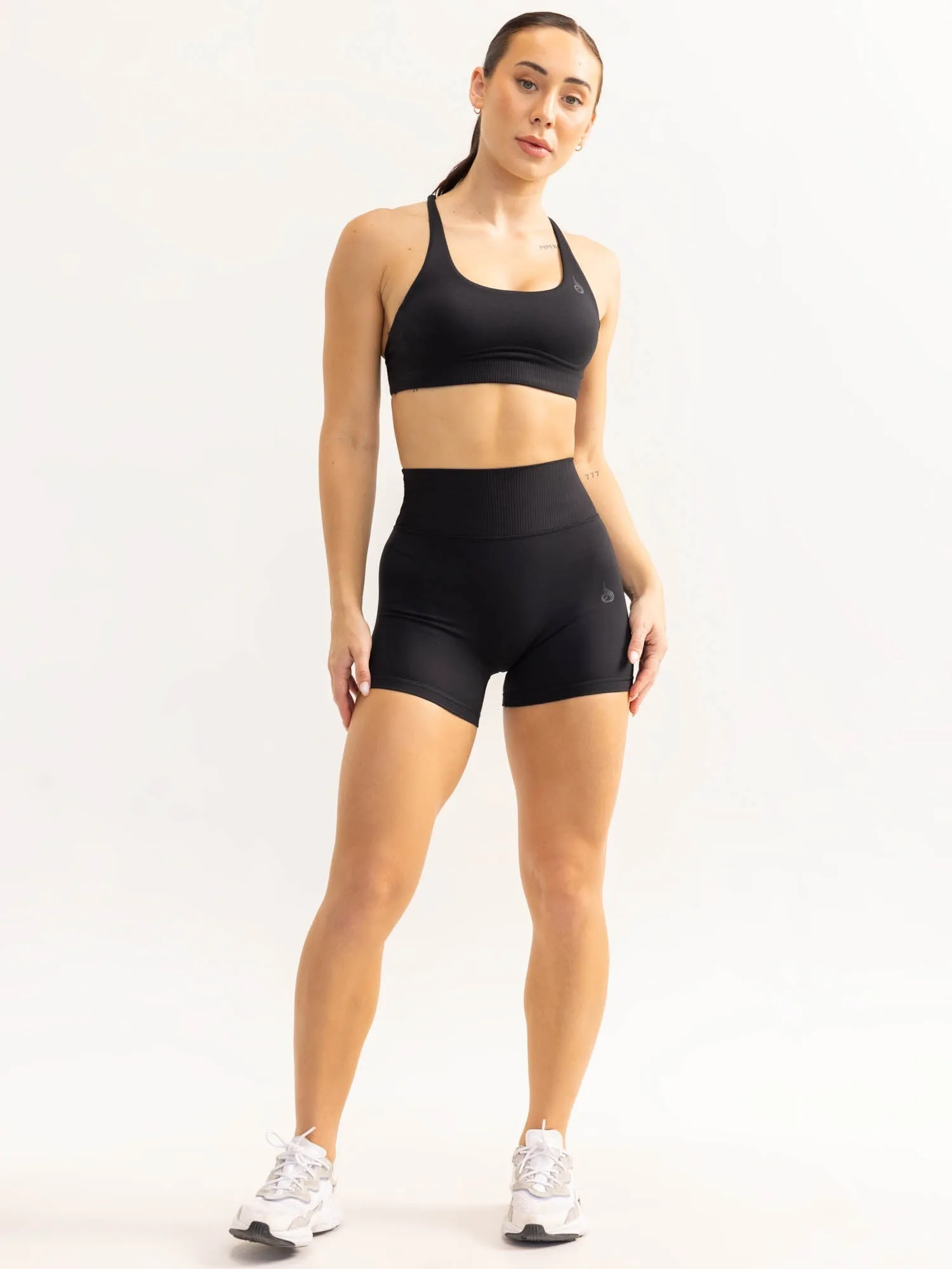 Activate Scoop Neck Sports Bra - Black No Bound