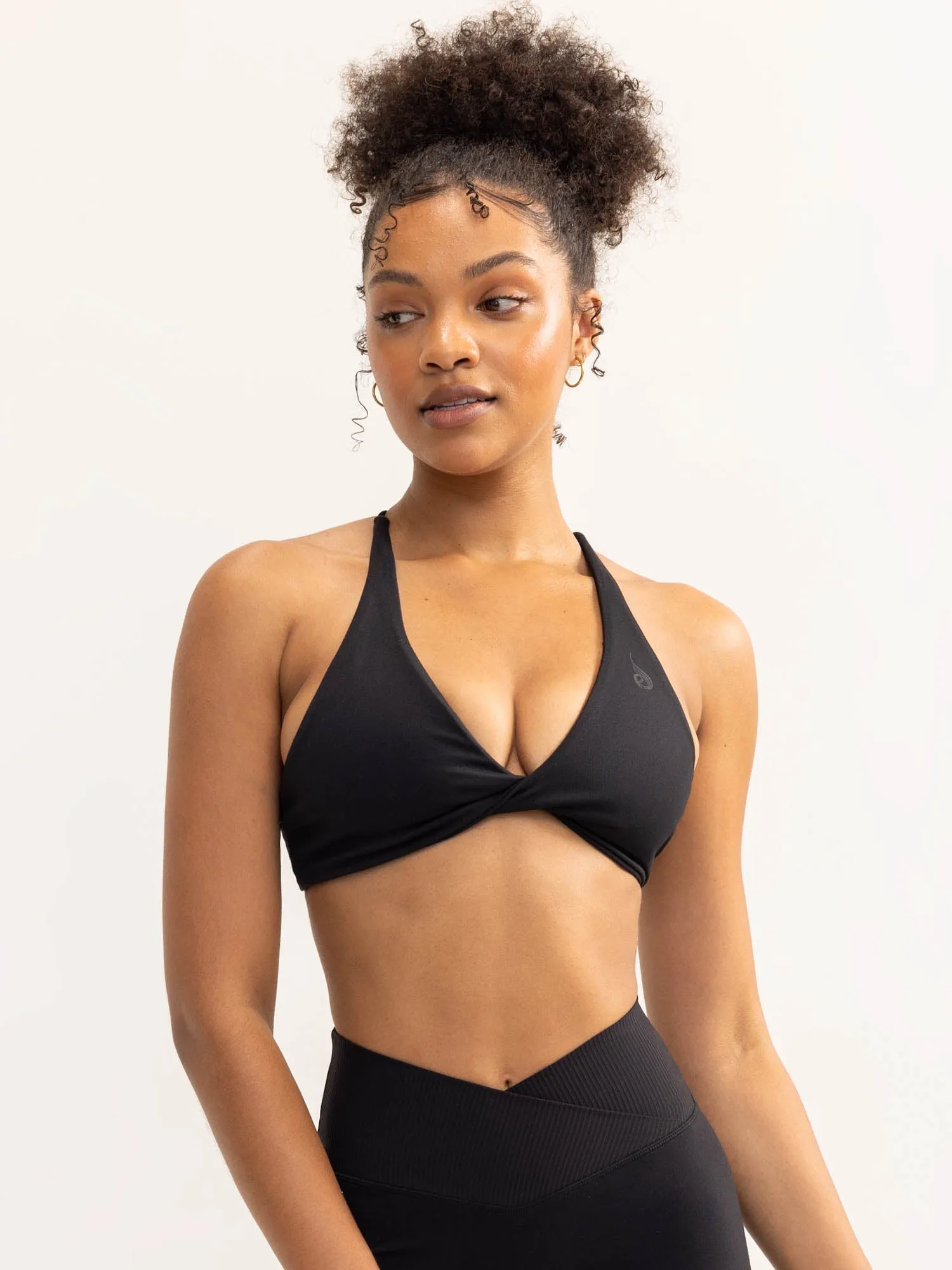 Activate Twist Sports Bra - Black Back Ventilation