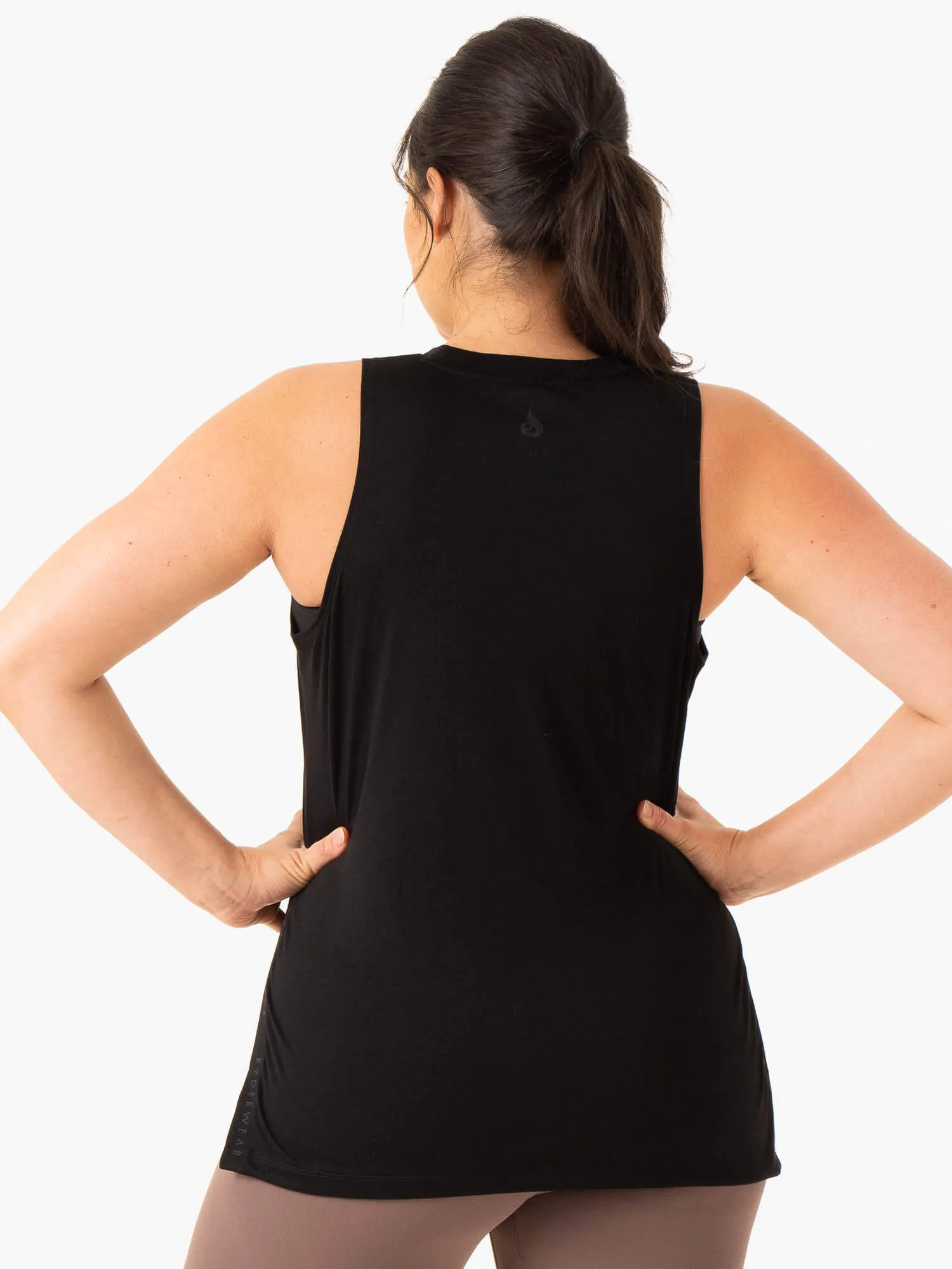 Active Bump Tank - Black fresh feeling
