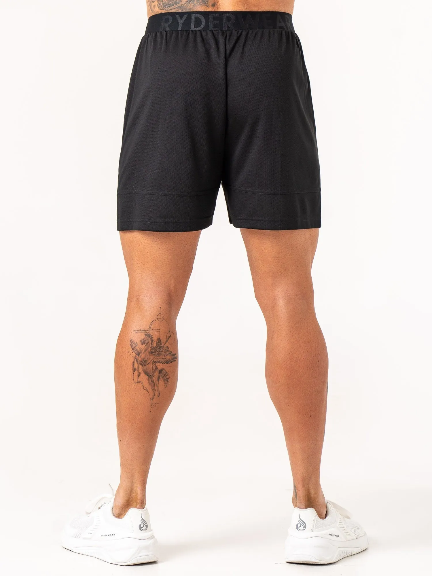 Advance Mesh Short - Black loose fit