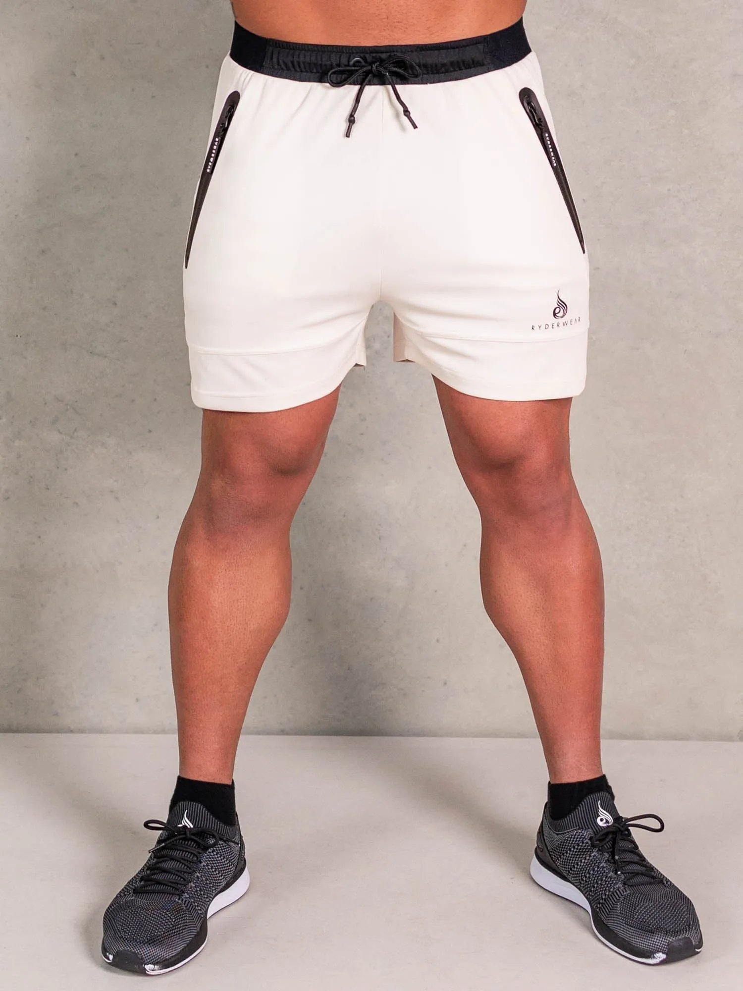 Advance Mesh Short - Oat breathable comfort