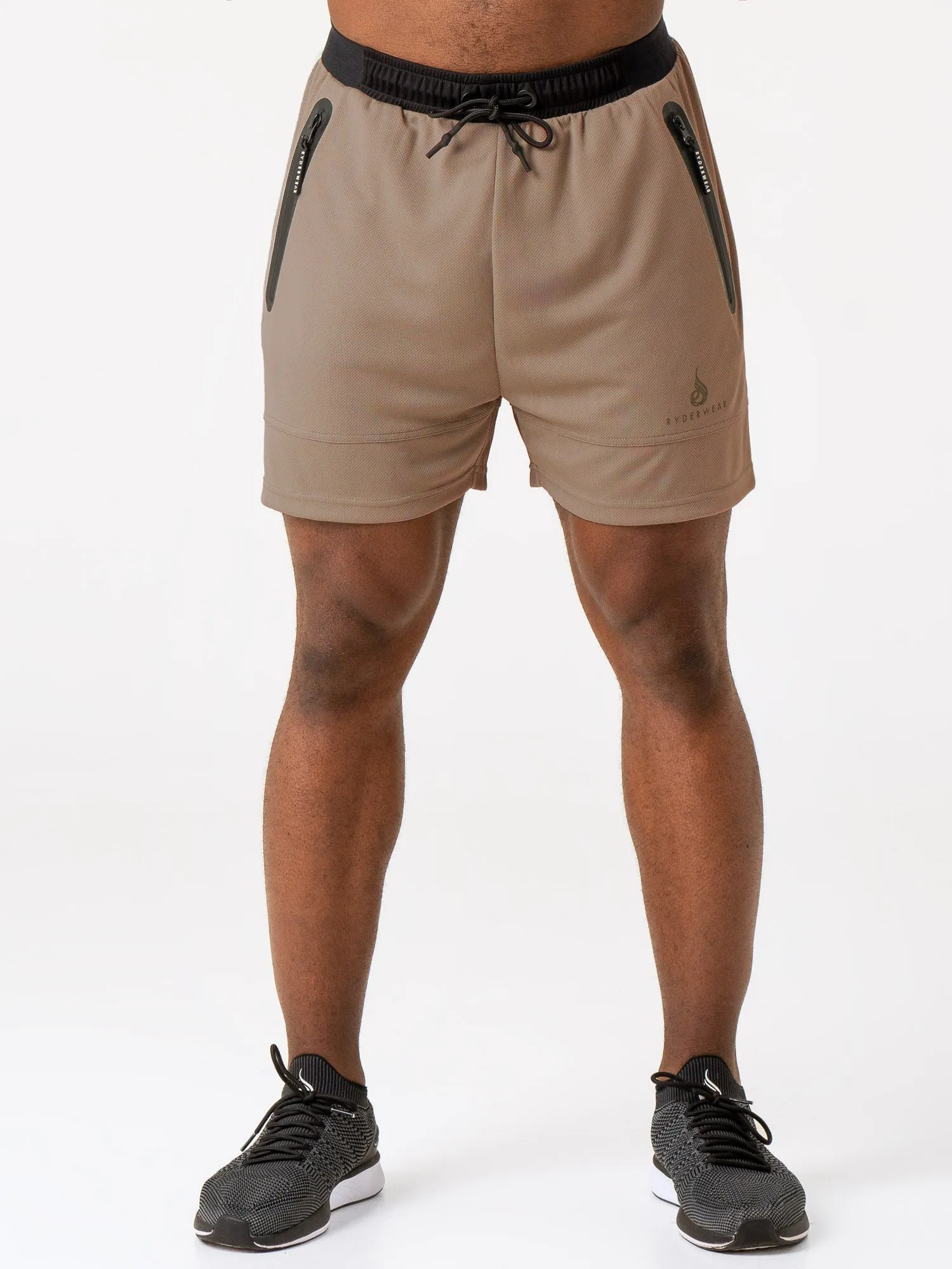 Advance Mesh Short - Taupe athletic build