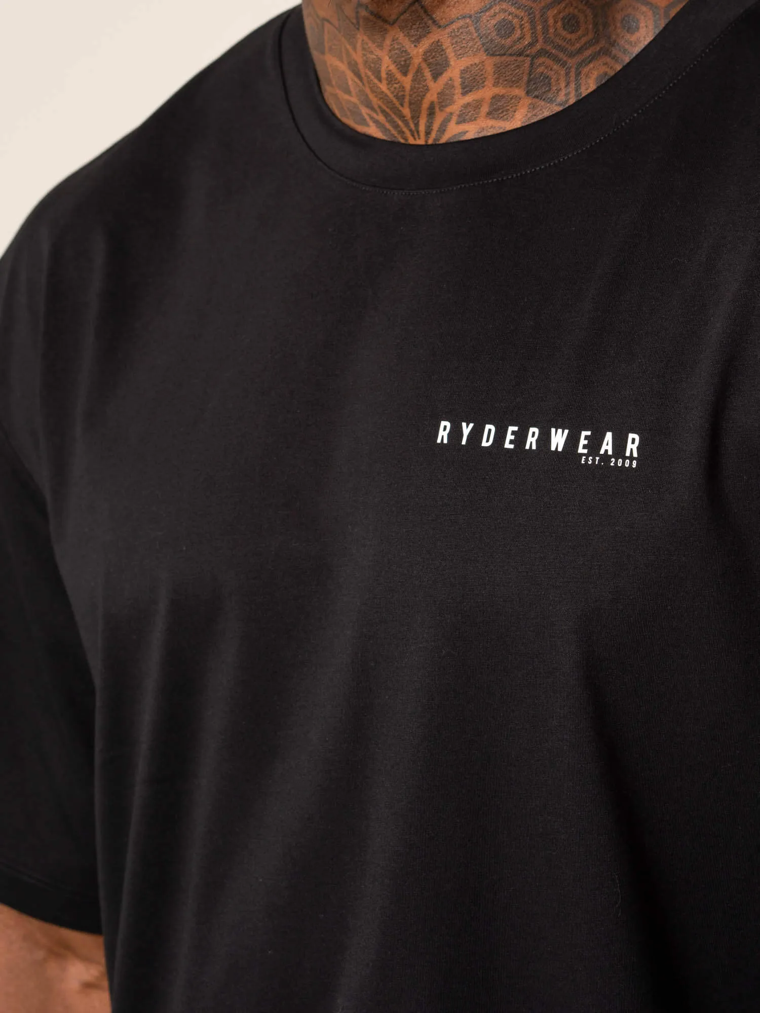 Advance Oversized T-Shirt - Black weekend style