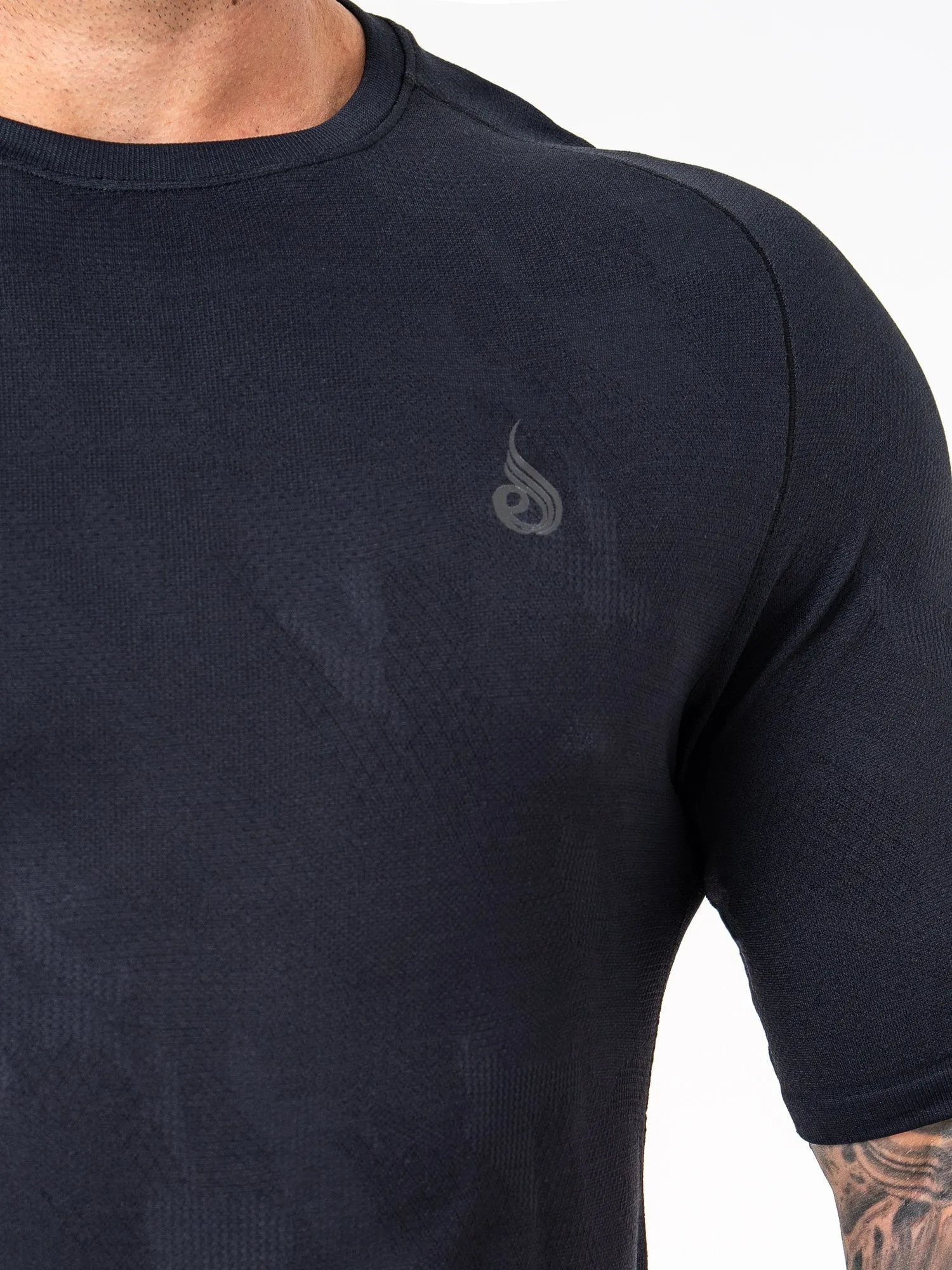 Aero Core Seamless T-Shirt - Black casual comfort