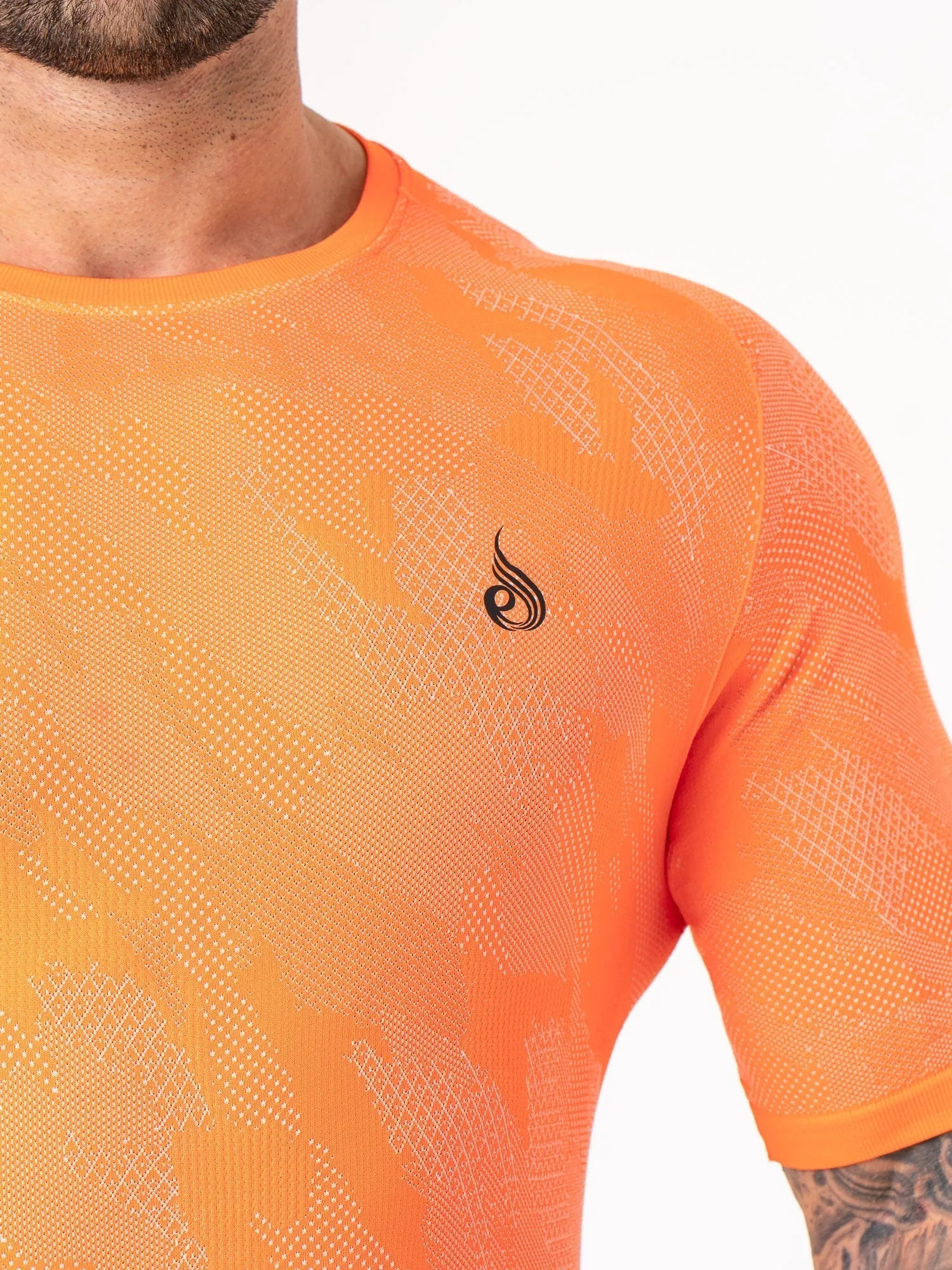 Aero Core Seamless T-Shirt - Orange soft fabric