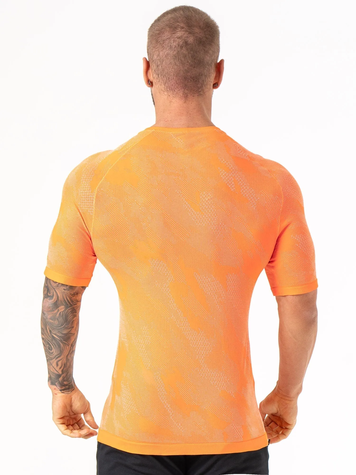 Aero Core Seamless T-Shirt - Orange casual fit
