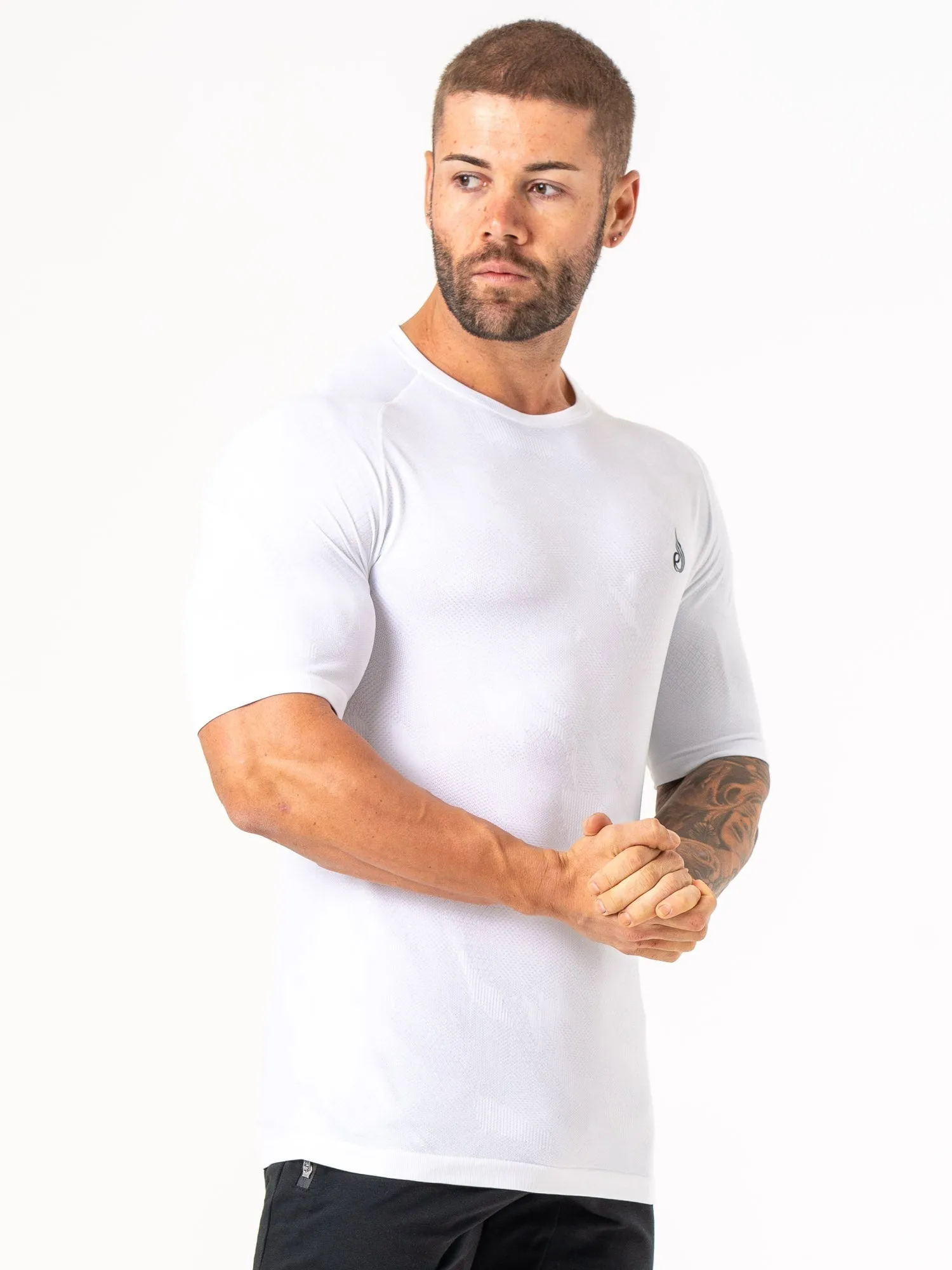 Aero Core Seamless T-Shirt - White fresh style