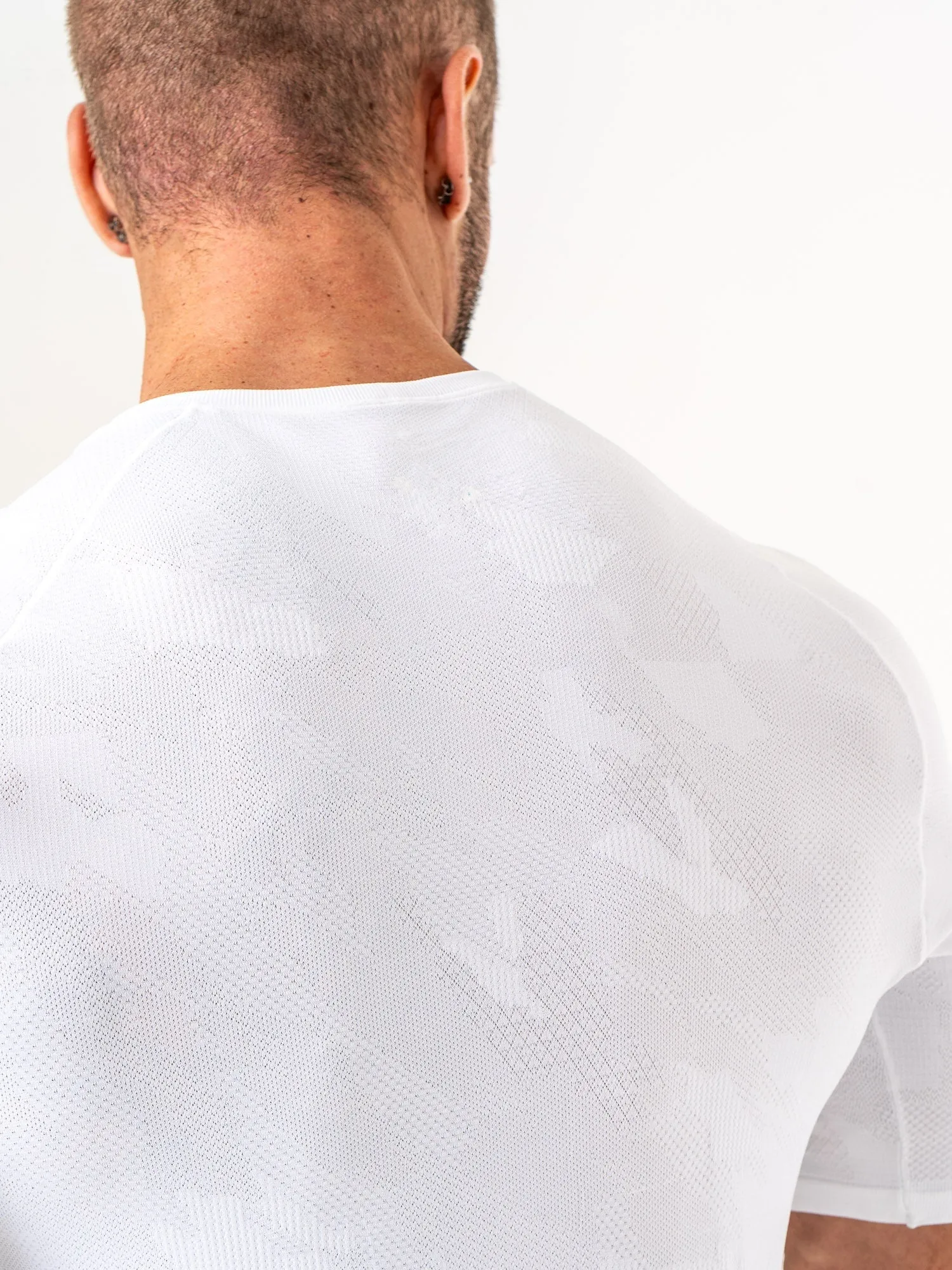 Aero Core Seamless T-Shirt - White casual outfit