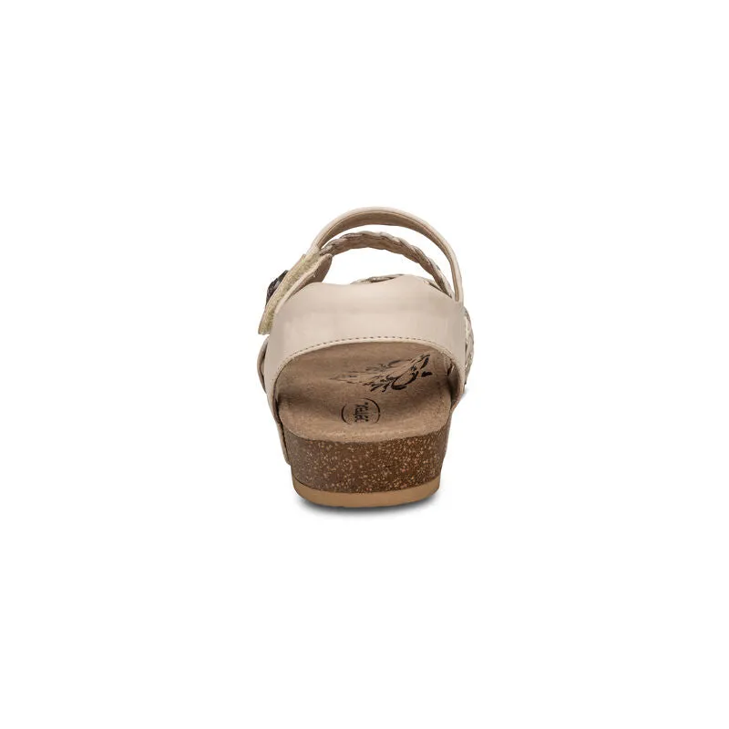 Aetrex Women's Jillian Ivory couple fit