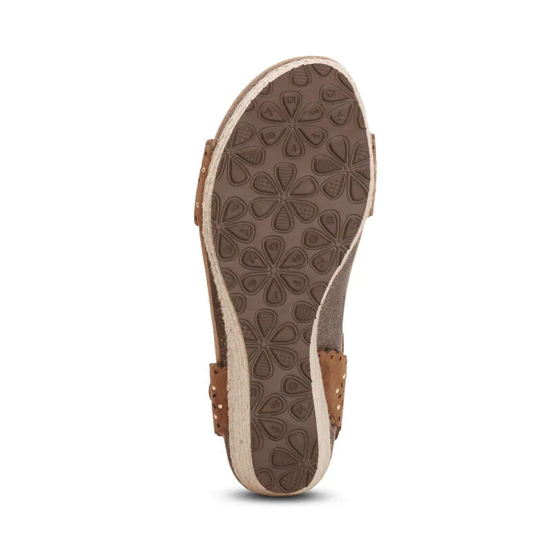Aetrex Women's Sydney Scotch Cutout refresh pace