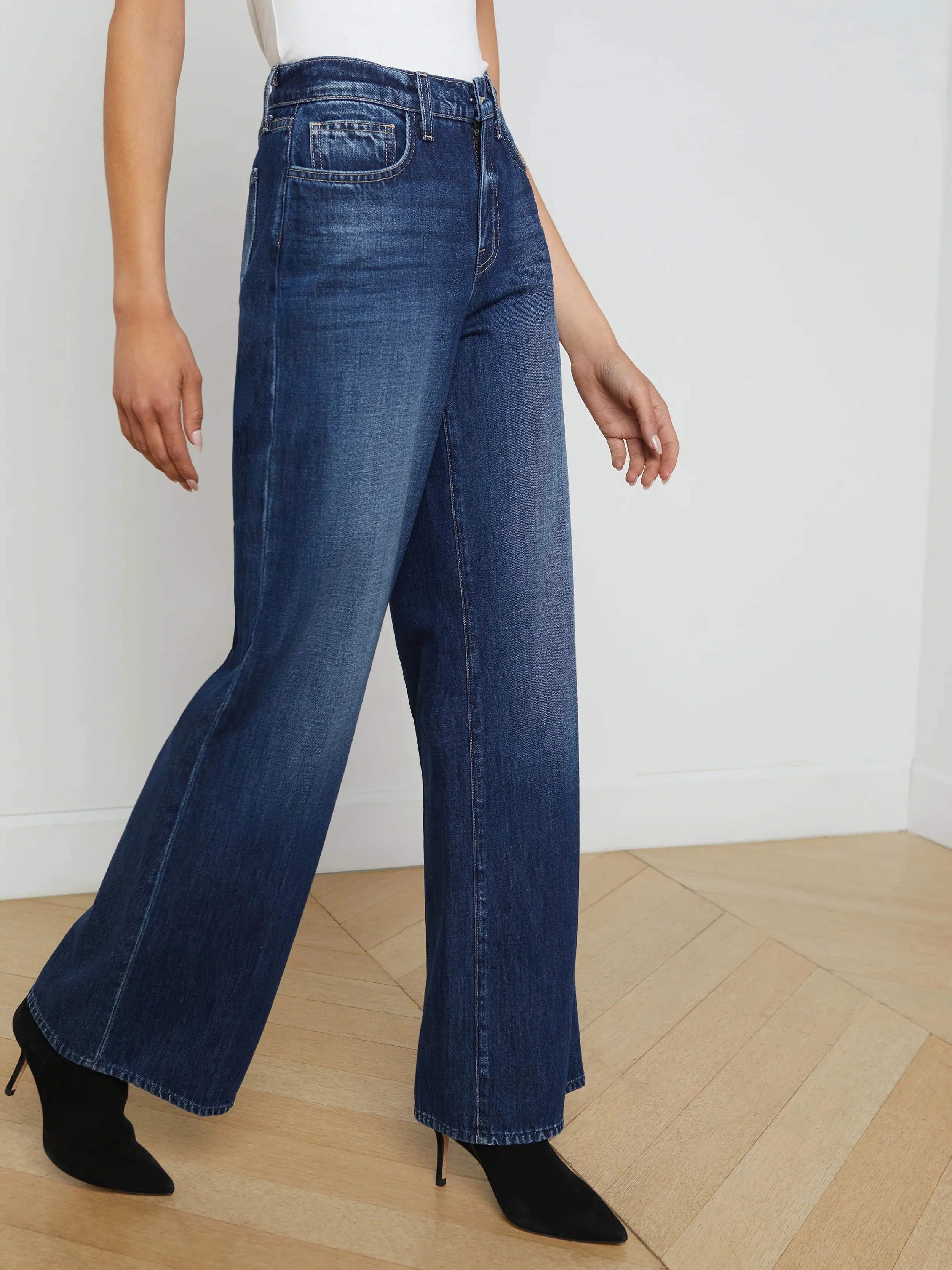 Alicent HR Sneaker Wide Leg casual luxury