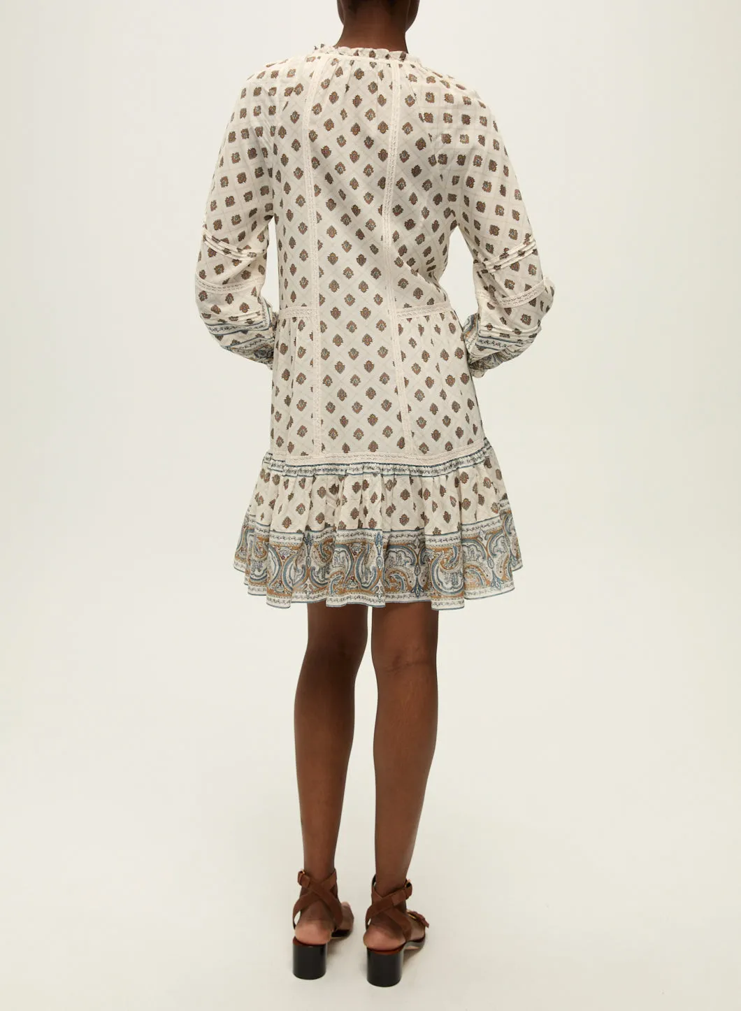 Belissa Dress Neat look