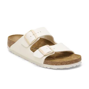 Birkenstock Women's Arizona Birko-Flor Patent Offwhite/Eggshell weekend chill