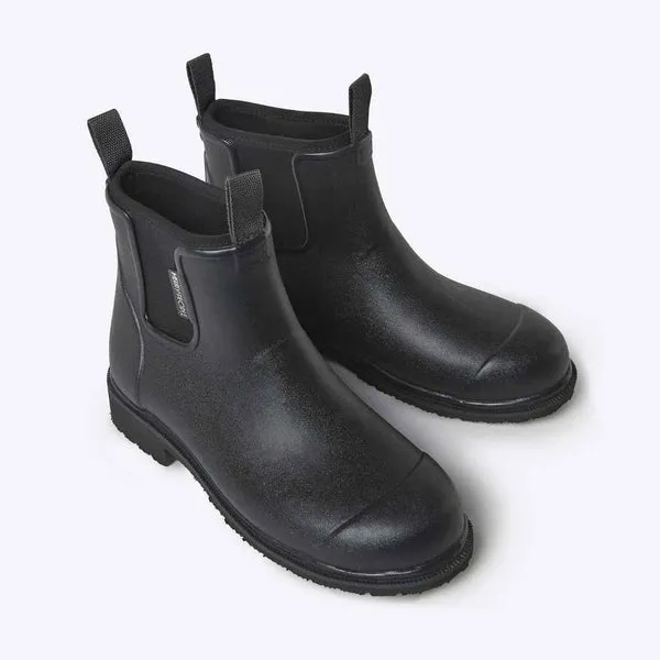 Bobbi Rain Boot in Black from Merry People durable vibe