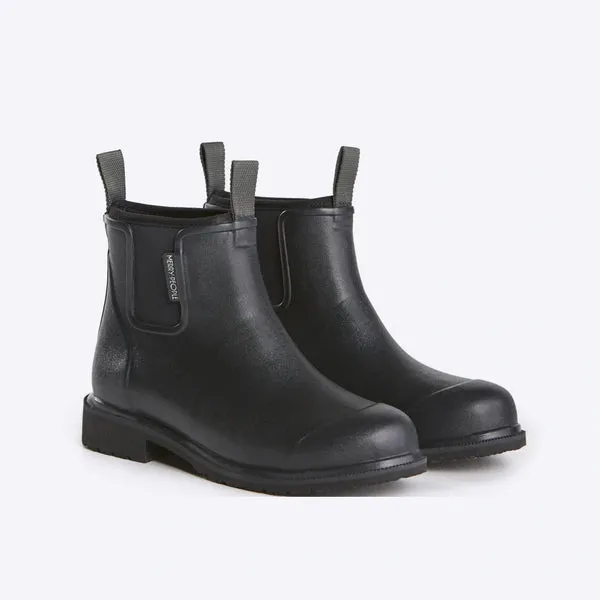 Bobbi Rain Boot in Black from Merry People rain mode