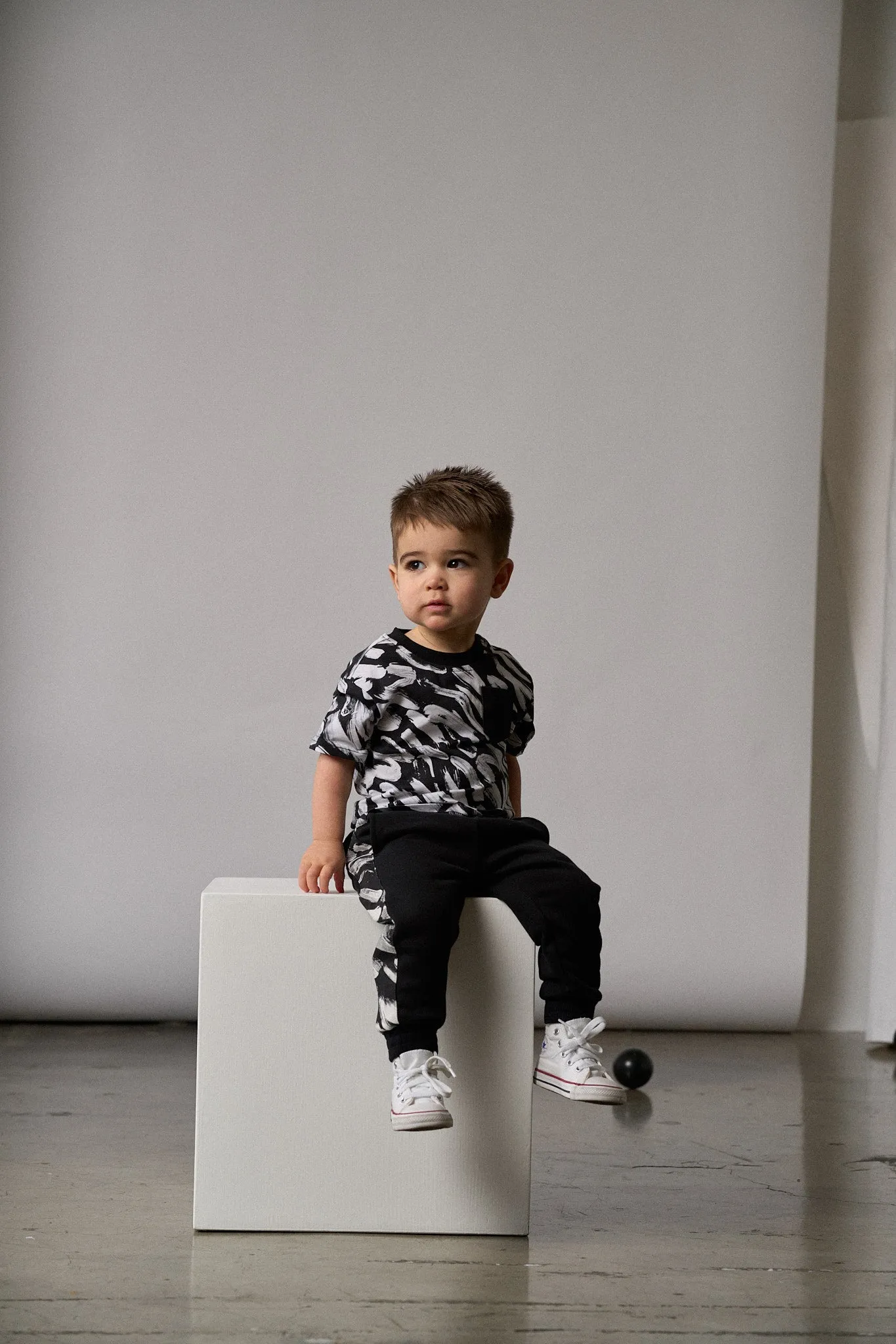 Brush Stroke Sweatpant - Black Stretch Design