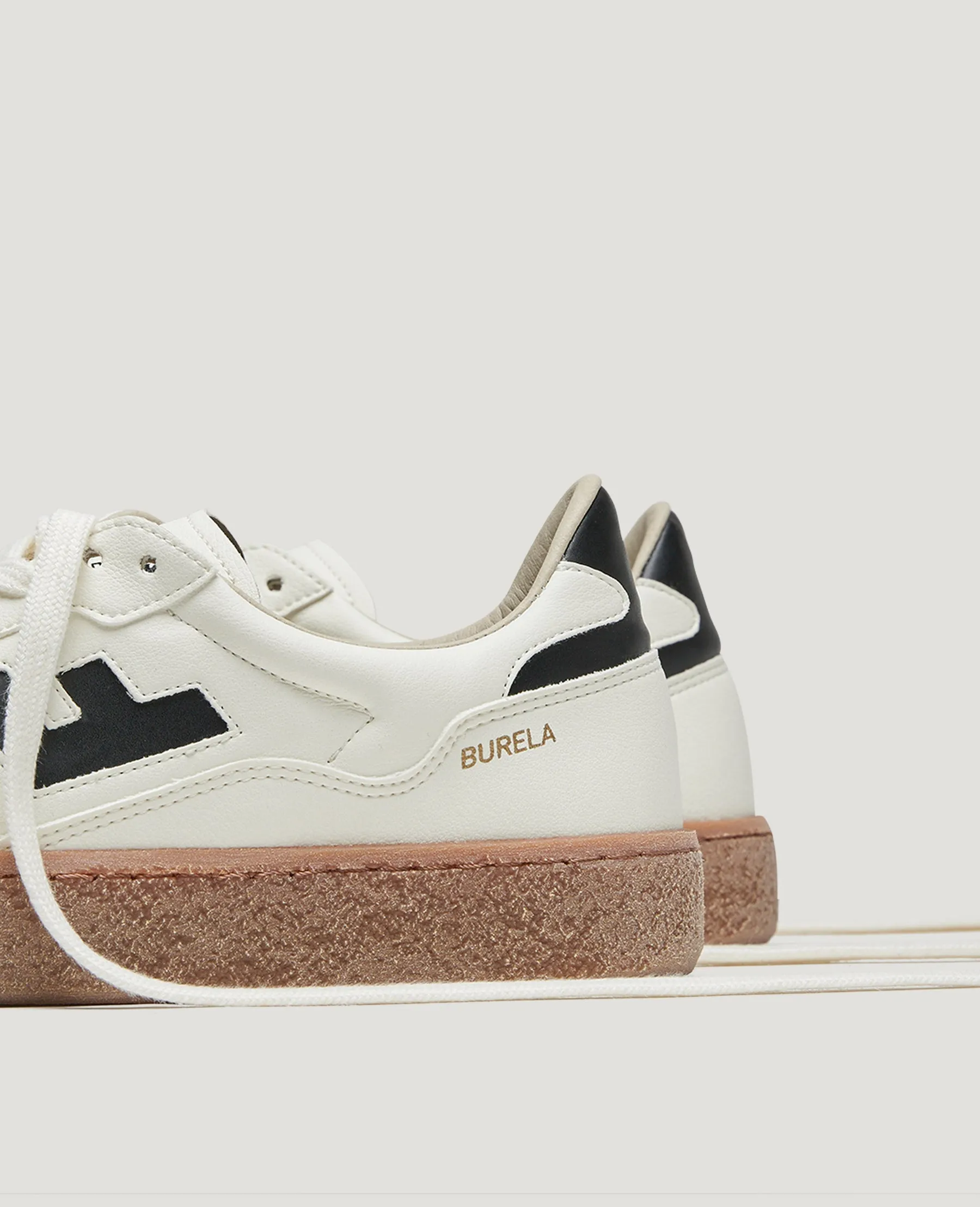 Burela Bold in White Black from Flamingos Life Weekend Chase