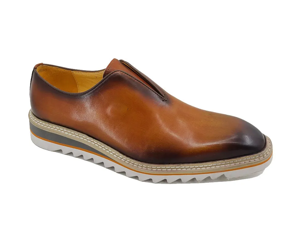 Carrucci KS550-08 Laceless Loafer with Contrast Color Sole - Cognac trend smart