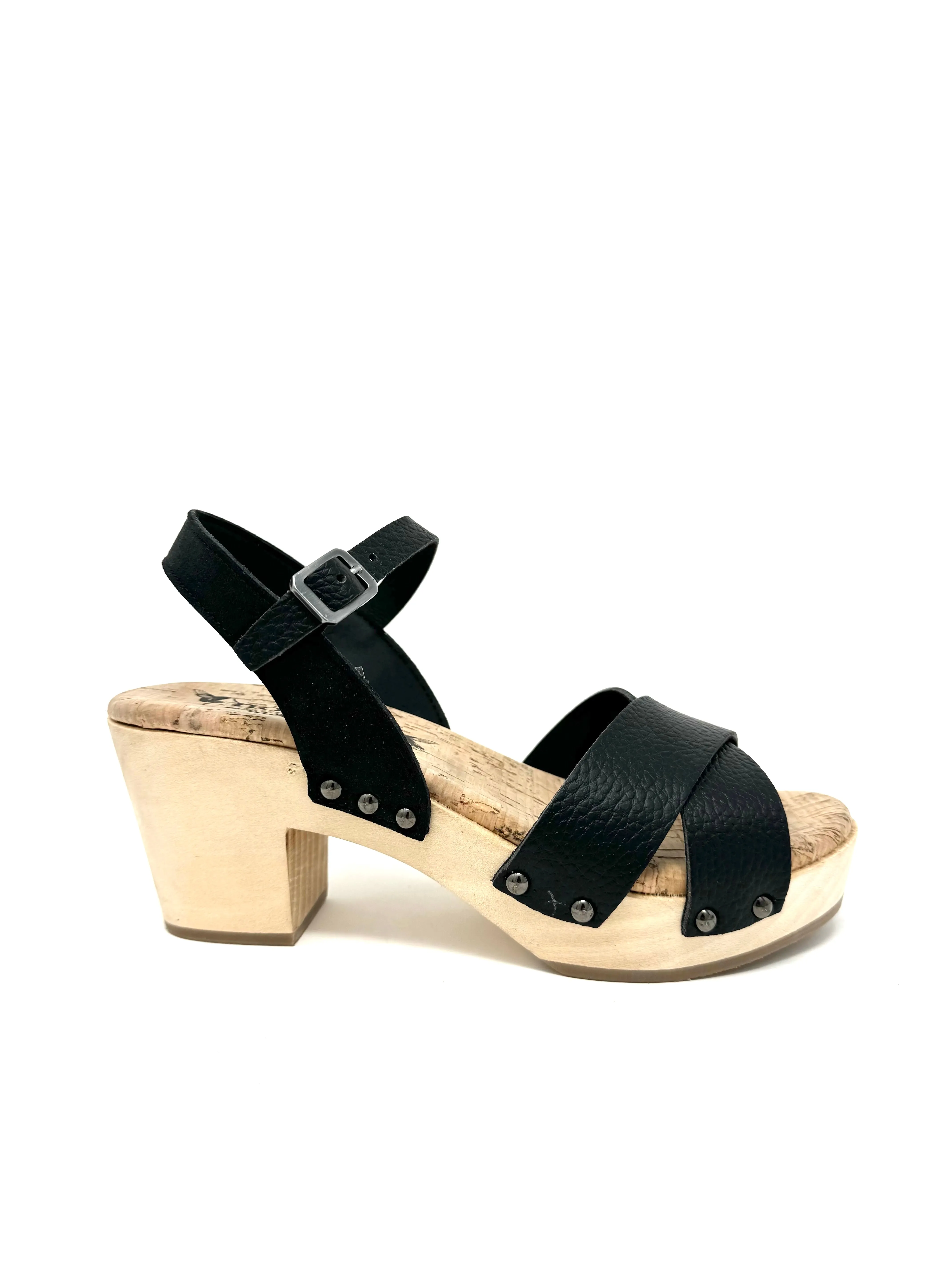 Chloe Clog in Black from Novacas Nature Lover