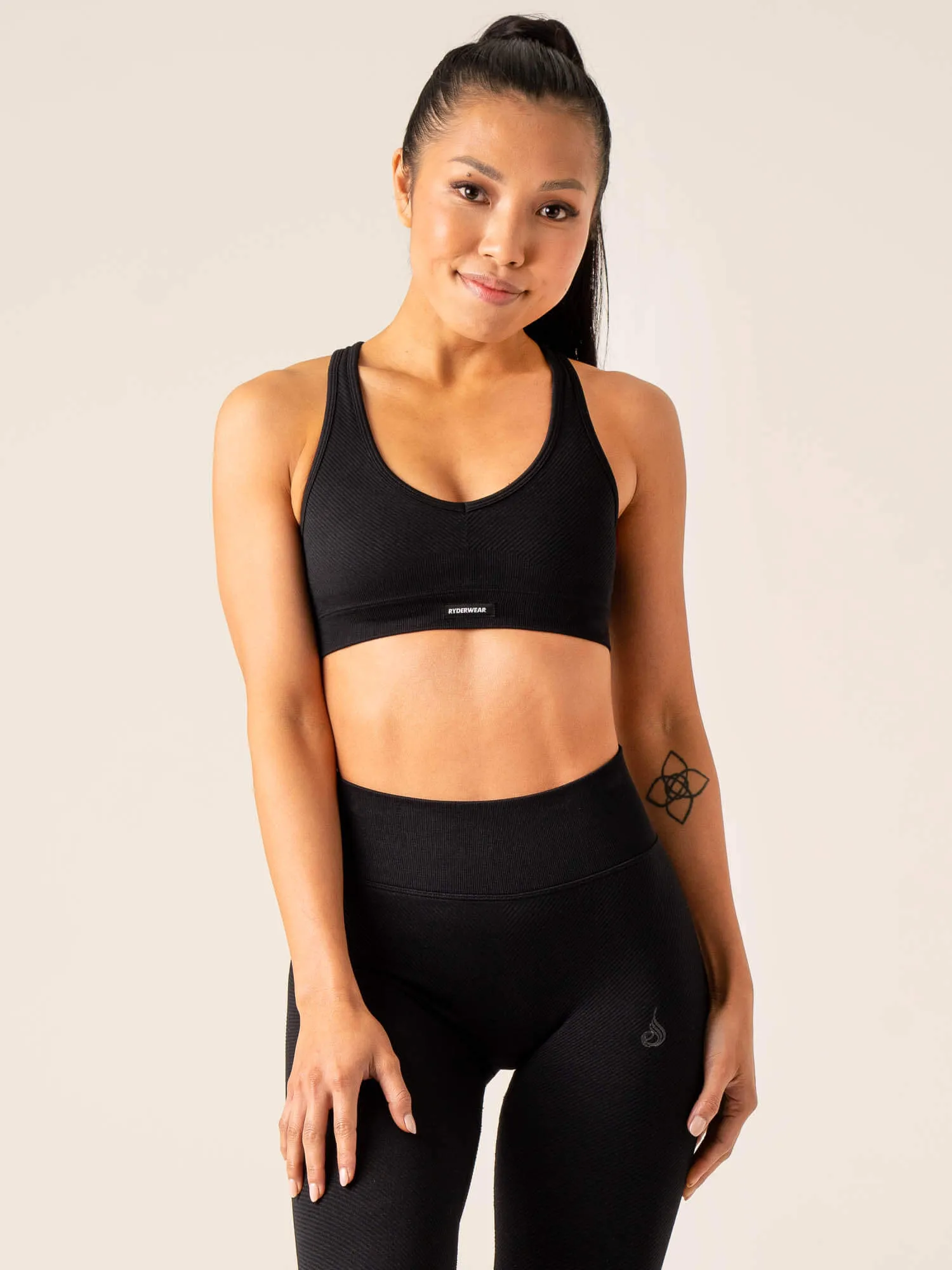 Circuit Rib Seamless Sports Bra - Black Stable Hold