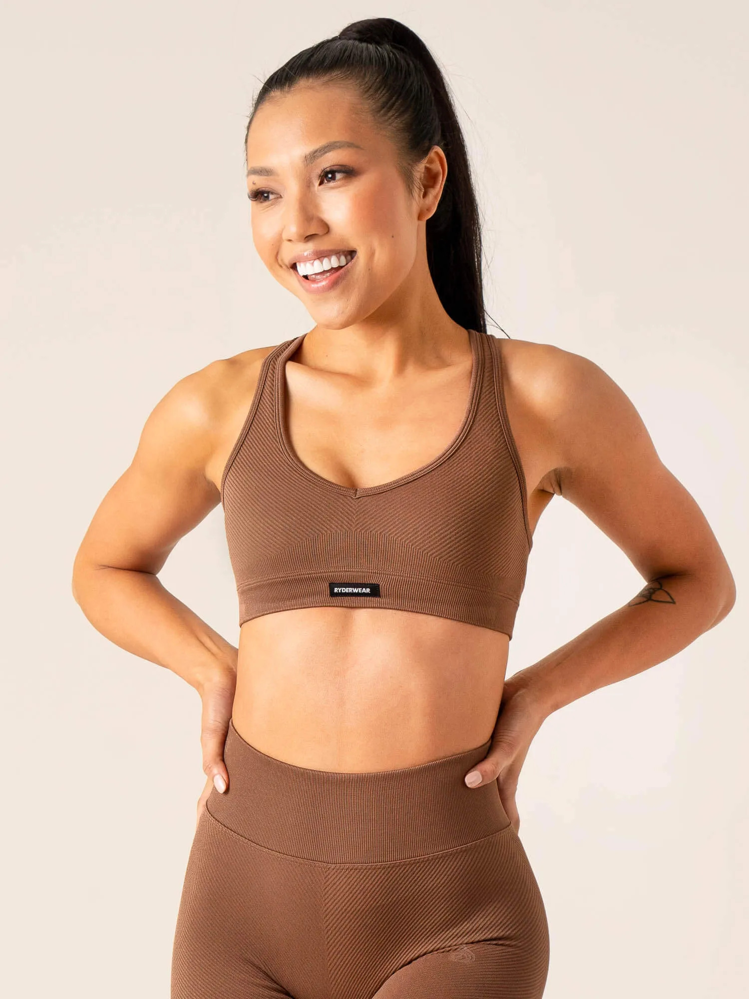 Circuit Rib Seamless Sports Bra - Chocolate Thin Material