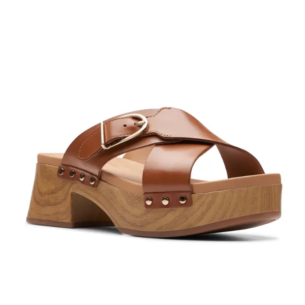 Clarks Women's Sivanne Walk Tan explore vibe