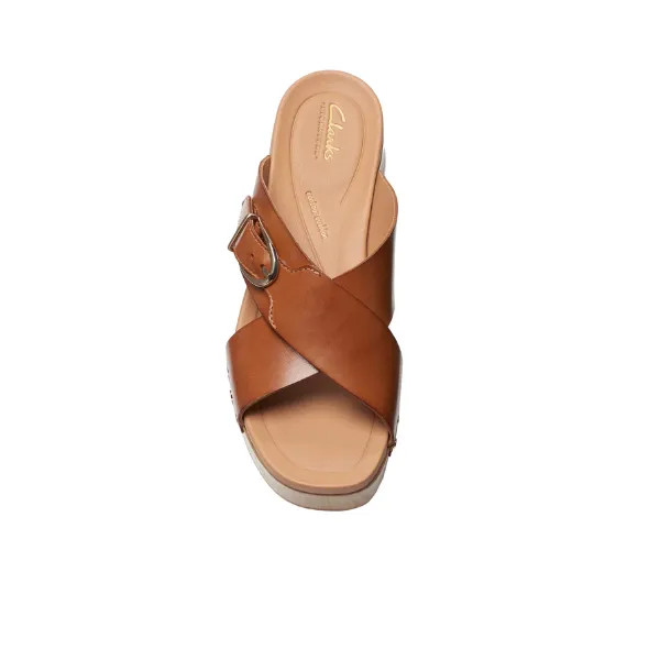 Clarks Women's Sivanne Walk Tan daily essential
