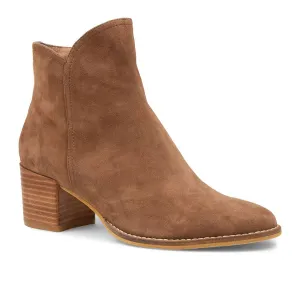 Django & Juliette Women's Mockas Chocolate Suede road charm
