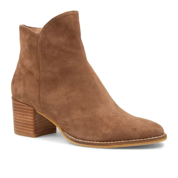 Django & Juliette Women's Mockas Chocolate Suede road charm