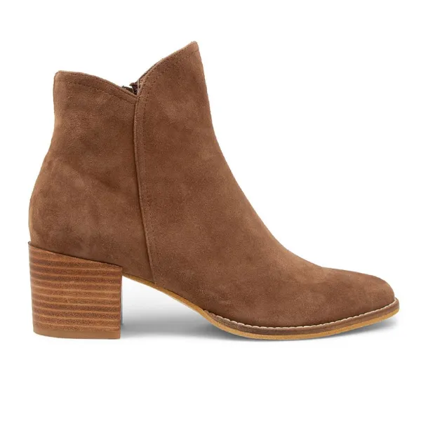 Django & Juliette Women's Mockas Chocolate Suede brave feel