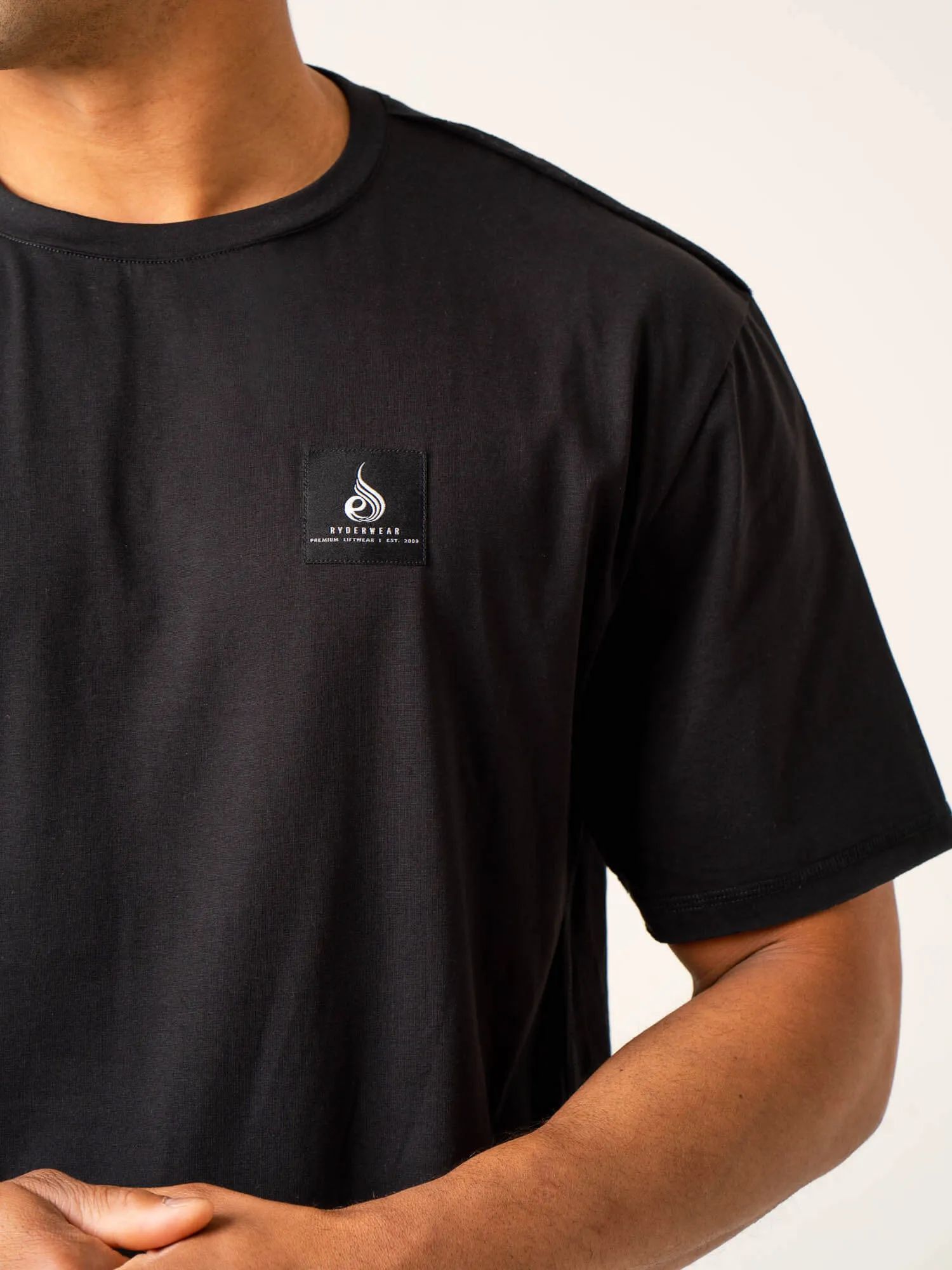 Dynamic Oversized T-Shirt - Black laid back