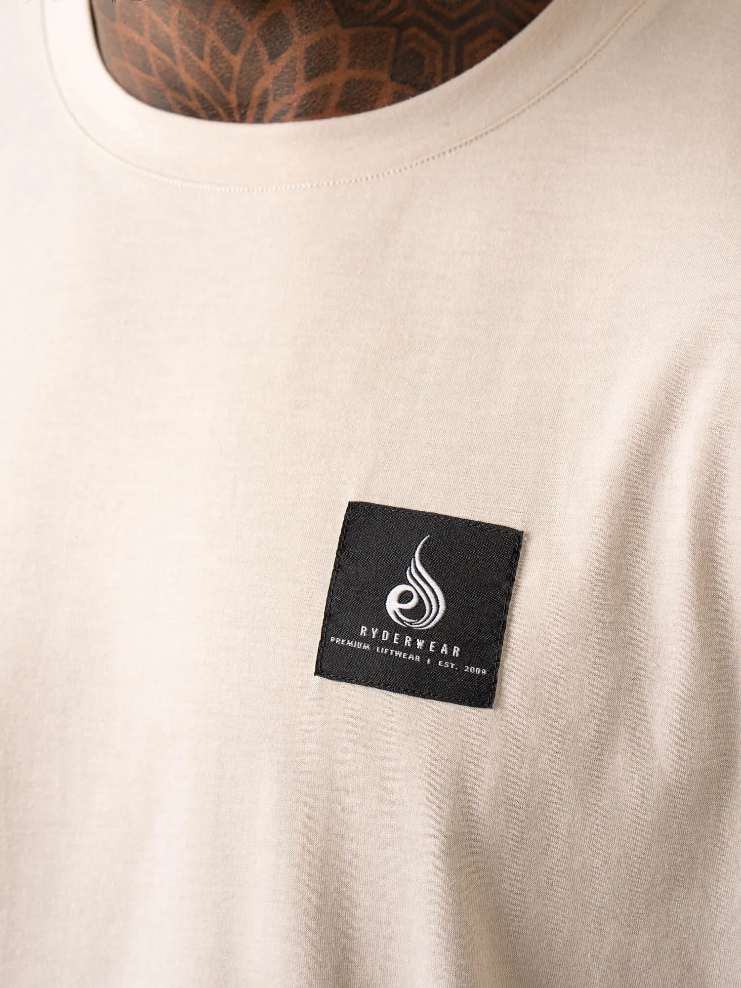 Dynamic Oversized T-Shirt - Stone festival vibes