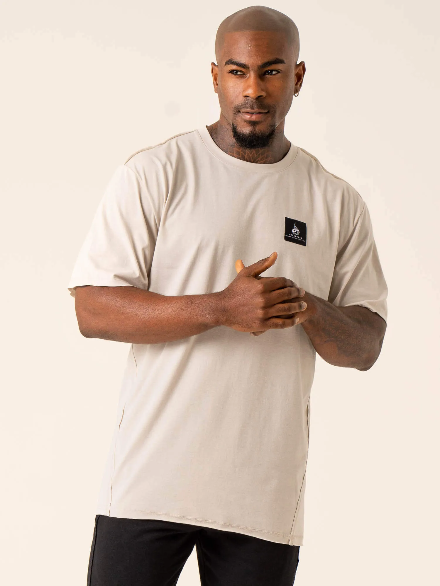 Dynamic Oversized T-Shirt - Stone casual layering