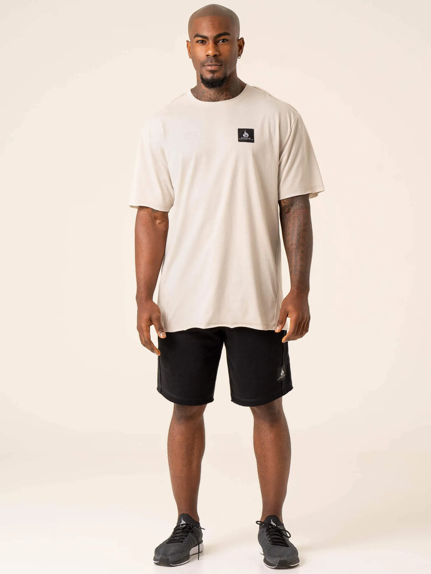 Dynamic Oversized T-Shirt - Stone bold print