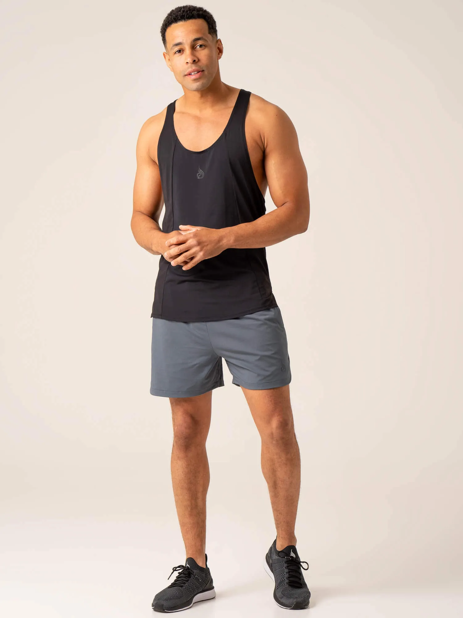 Dynamic Stringer T-Back - Black moisture wicking