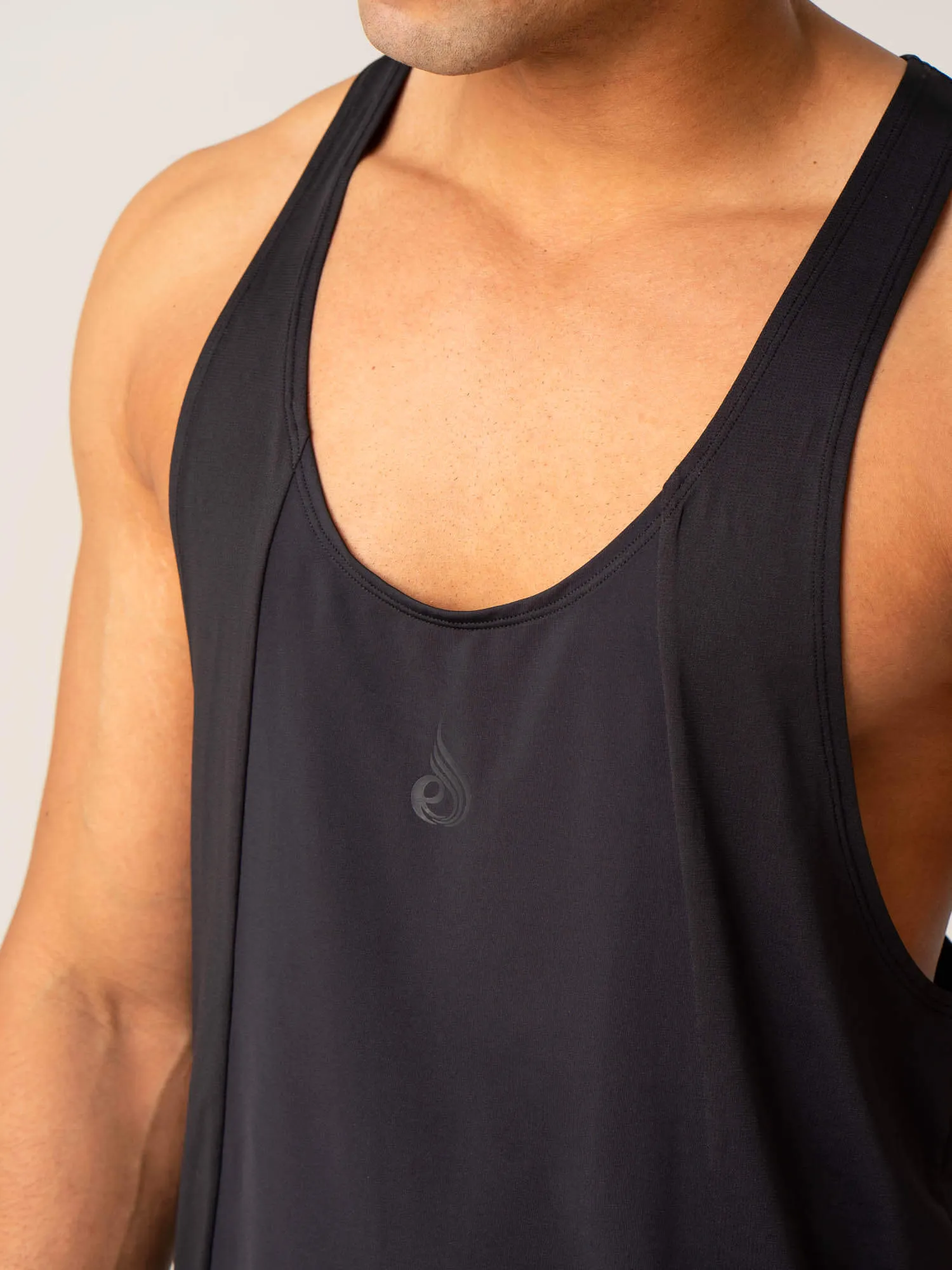 Dynamic Stringer T-Back - Black fashion casual