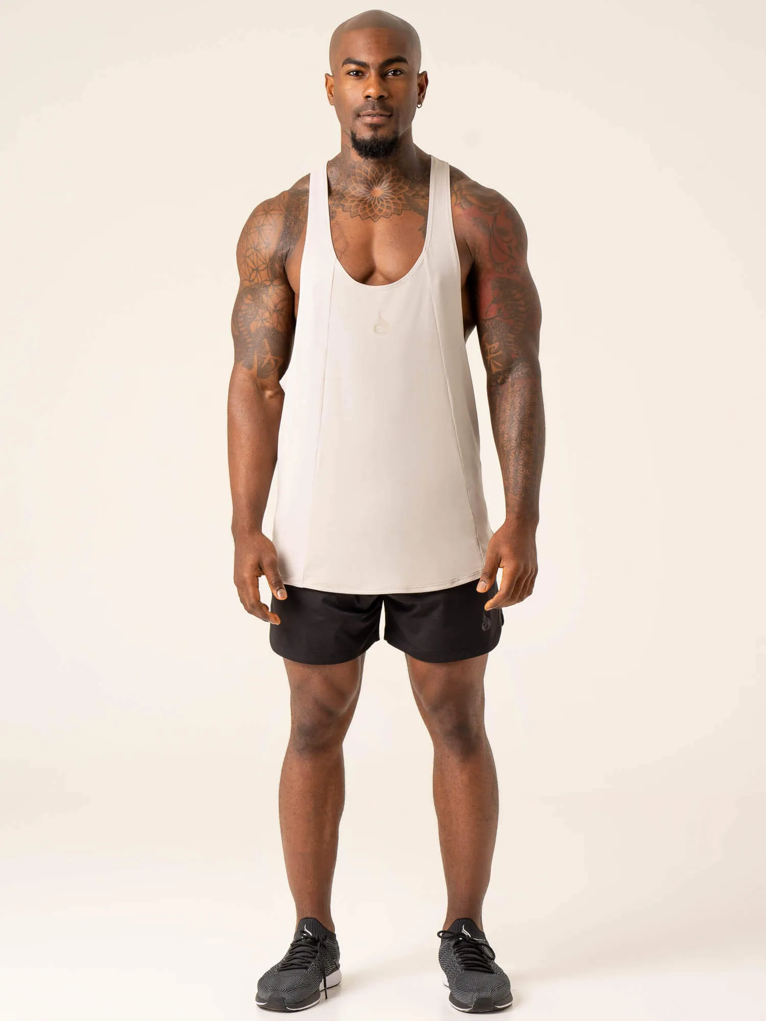 Dynamic Stringer T-Back - Stone street culture