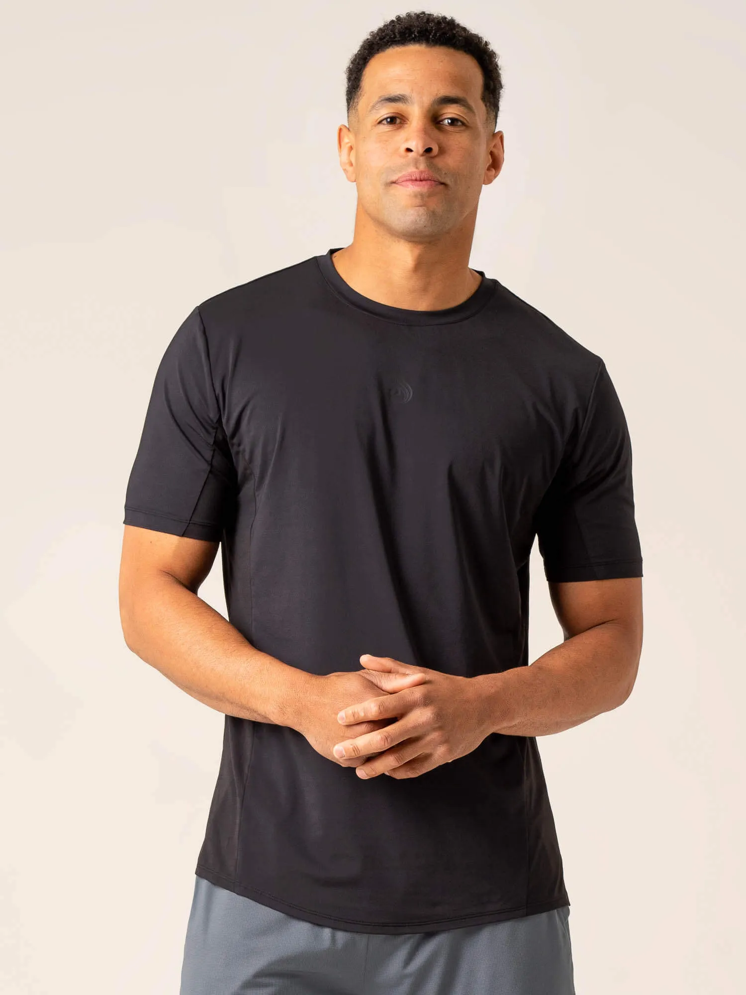 Dynamic T-Shirt - Black versatile wear