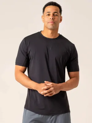Dynamic T-Shirt - Black versatile wear