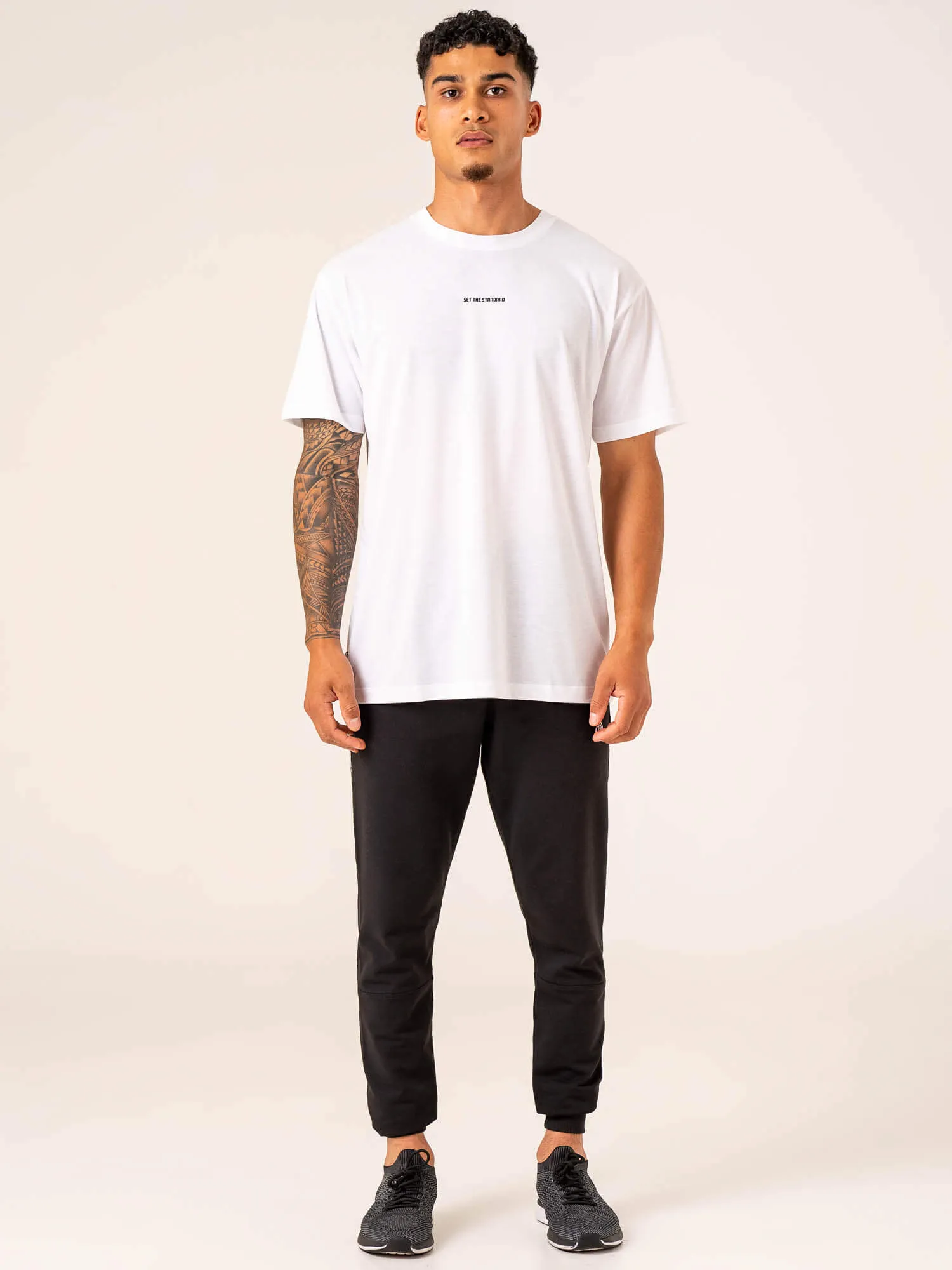 Emerge Oversized T-Shirt - White modern fit