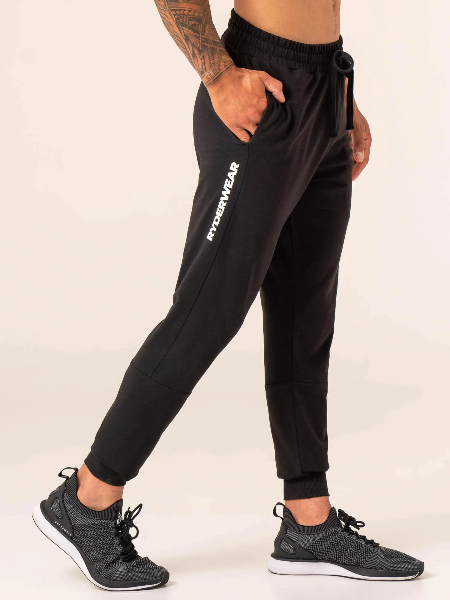 Emerge Track Pant - Faded Black Sport Fitness Essential