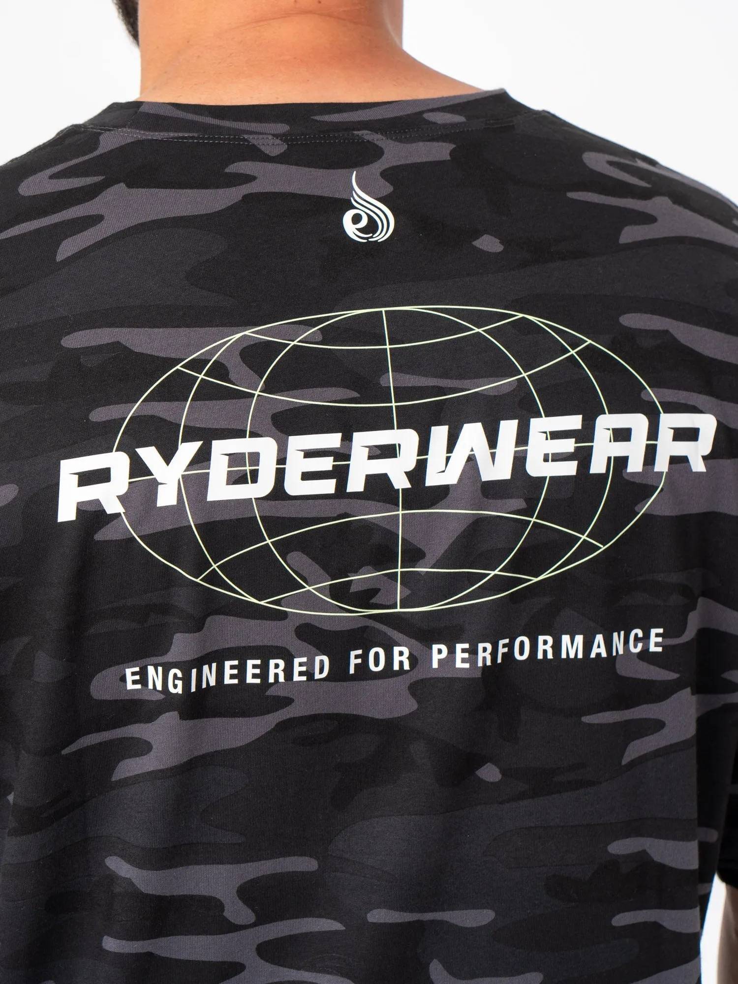 Energy Oversized T-Shirt - Black Camo party mood