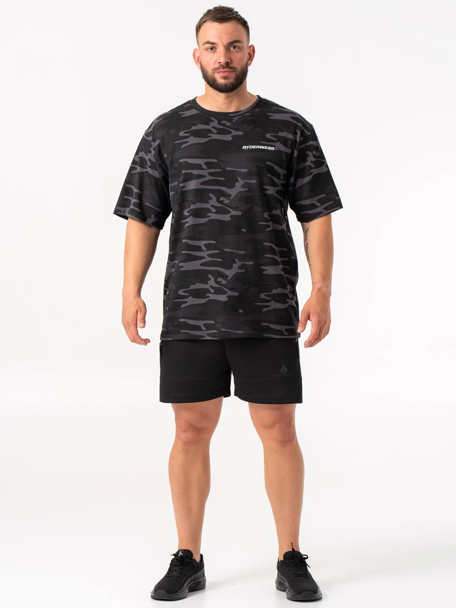 Energy Oversized T-Shirt - Black Camo casual elegance