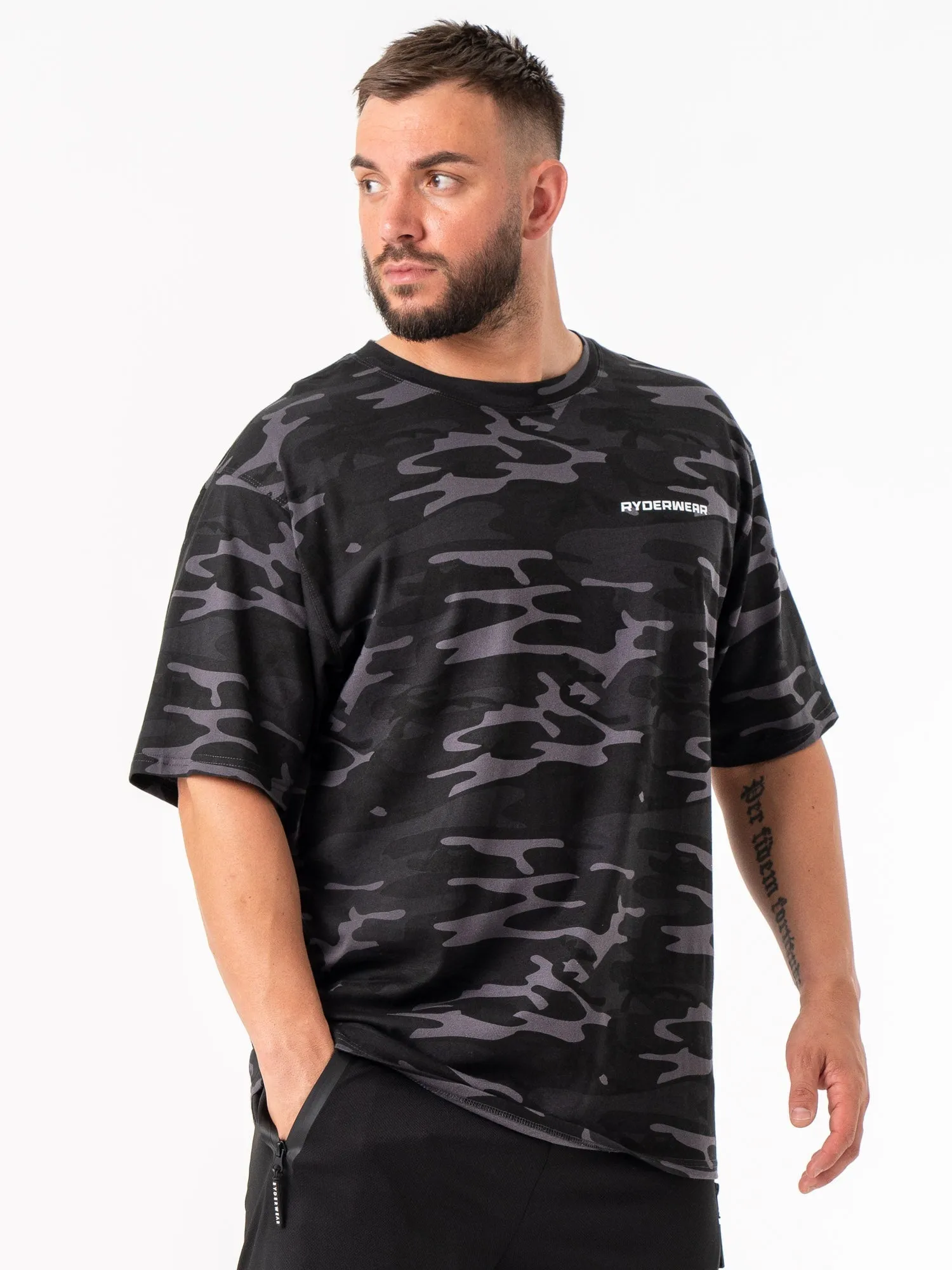 Energy Oversized T-Shirt - Black Camo casual joy