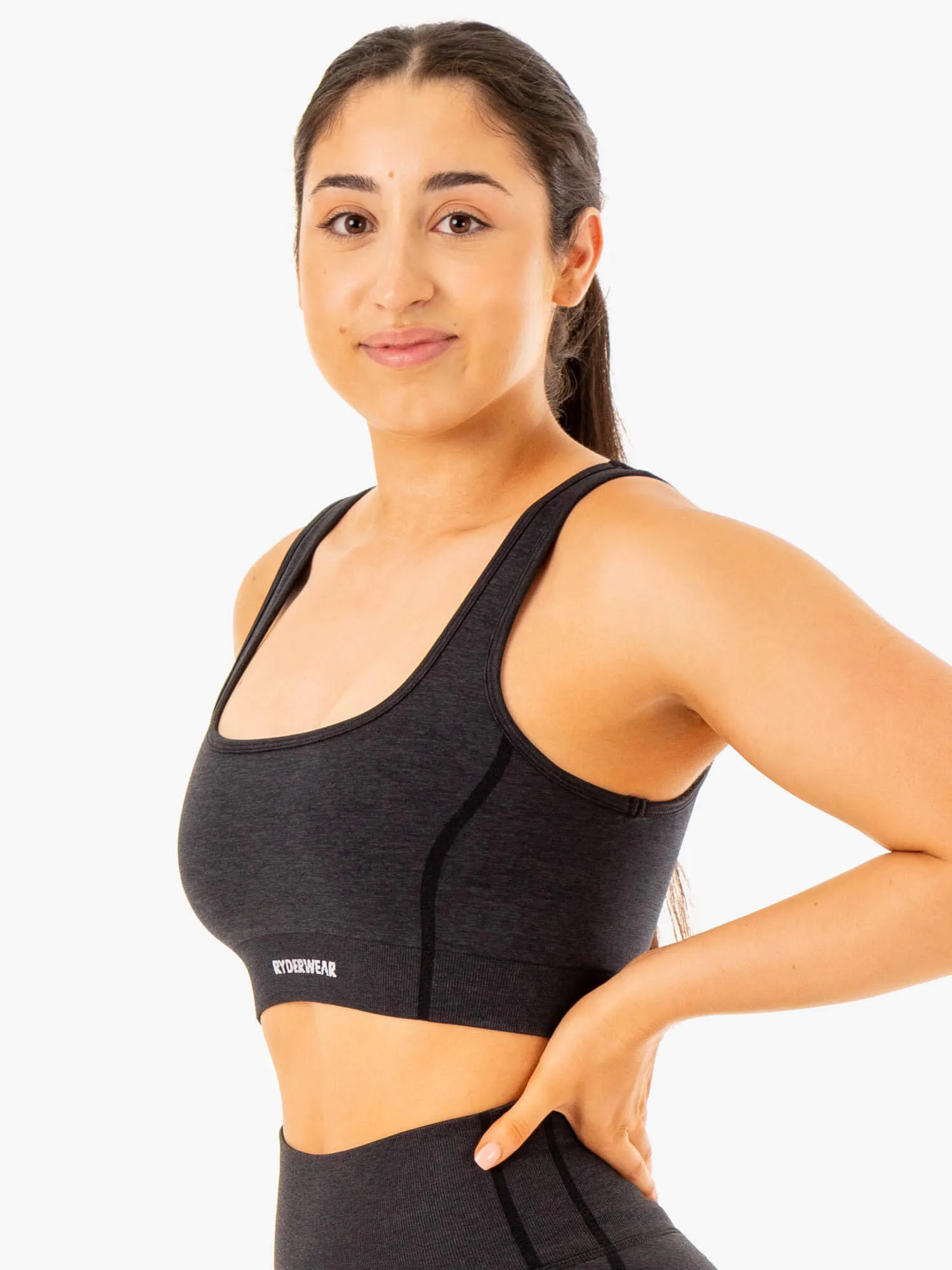Enhance Seamless Sports Bra - Black Breathable Vent