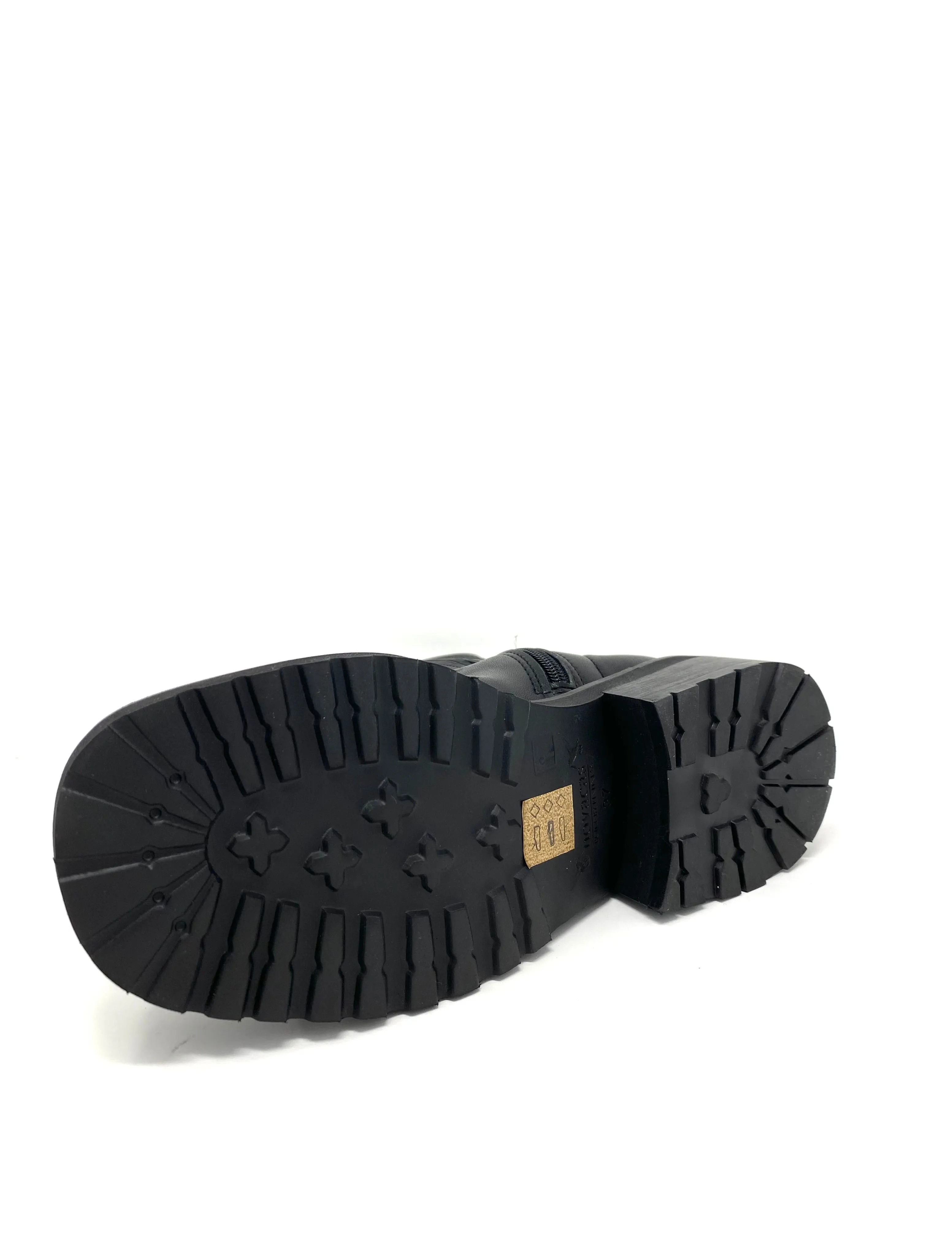 Erica Stretch Boot in Black from Novacas speed trail