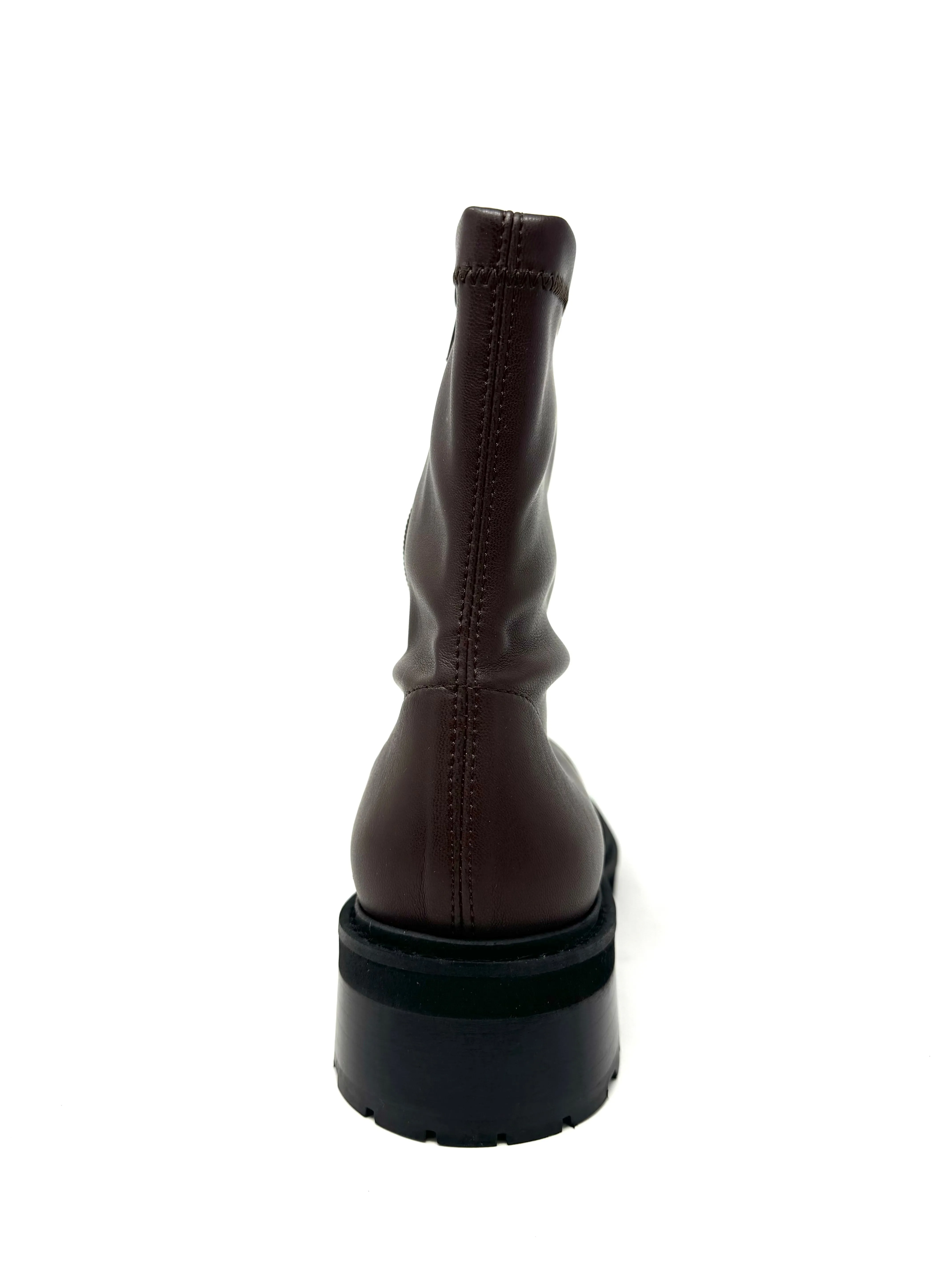 Erica Stretch Boot in Walnut from Novacas hike fit