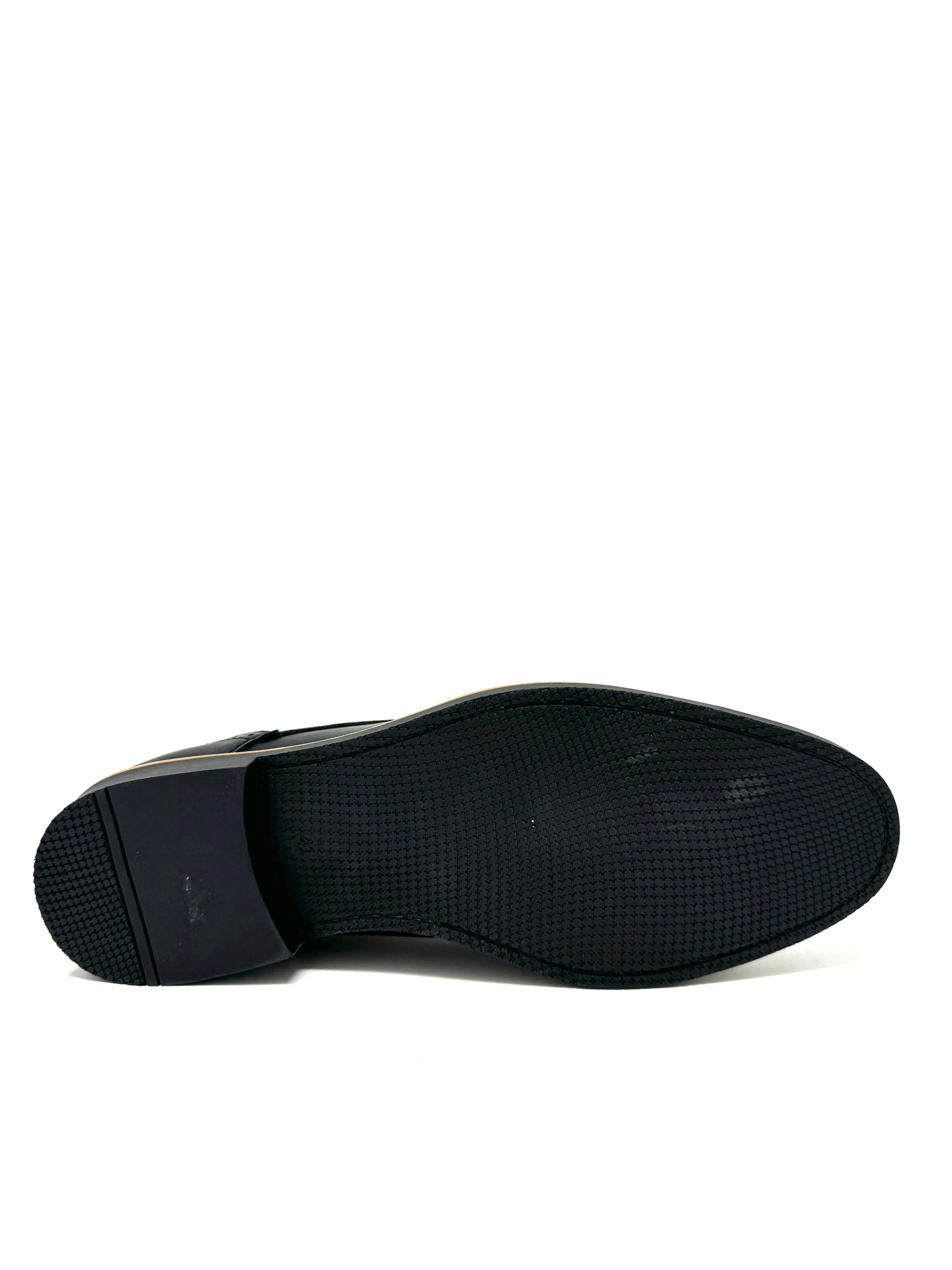 Ethan Brogue in Black from Novacas polished tone