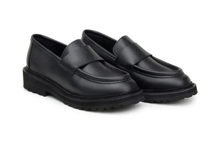Everyday Loafer in Black from Ahimsa balanced tone